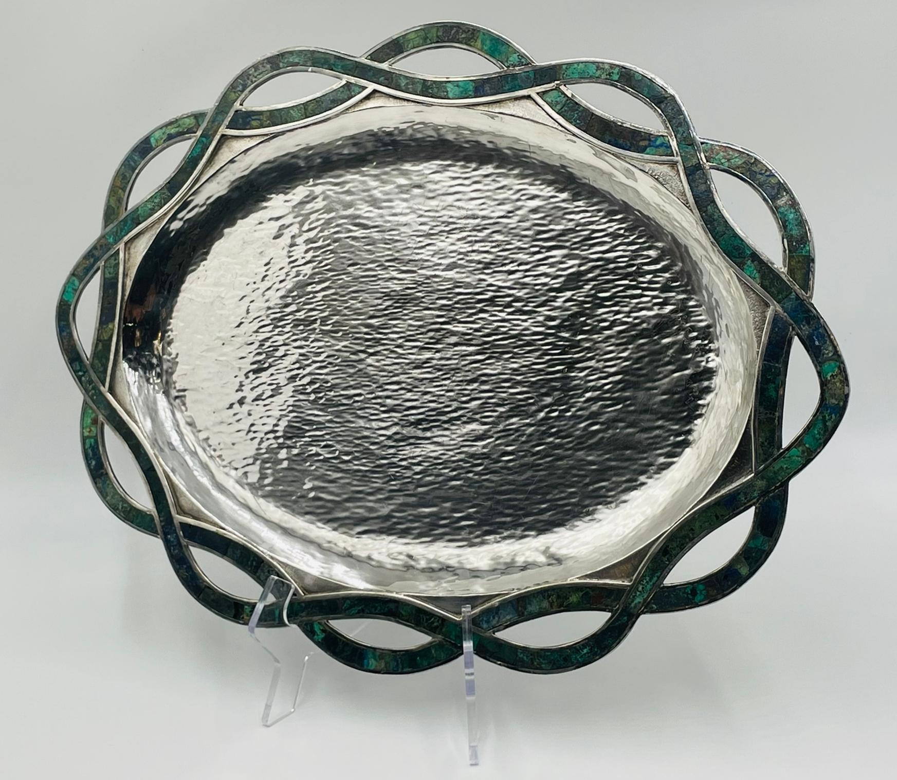 Moderne Plateau artisanal des années 1950 de Los Castillo avec incrustation de malachite et de lapis, Mexique moderne en vente