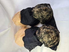 1950s Lot de 3 soutiens-gorge en dentelle et soie de fabrication française Taille 40DD