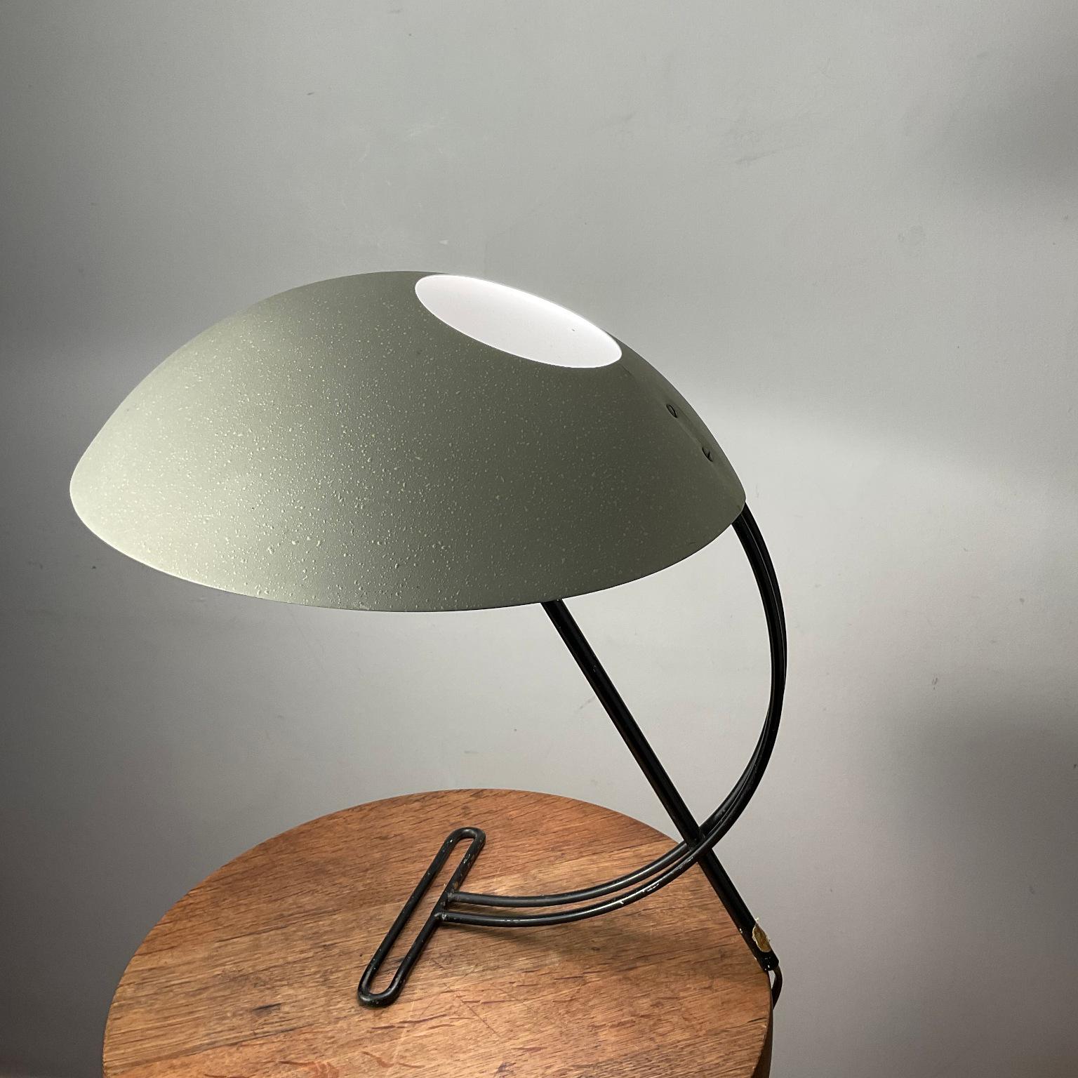 1950s desk lamp, model NB100, designed by Louis Kalff and produced by the Dutch manufacturer Philips.
With black steel frame and grey painted shade.