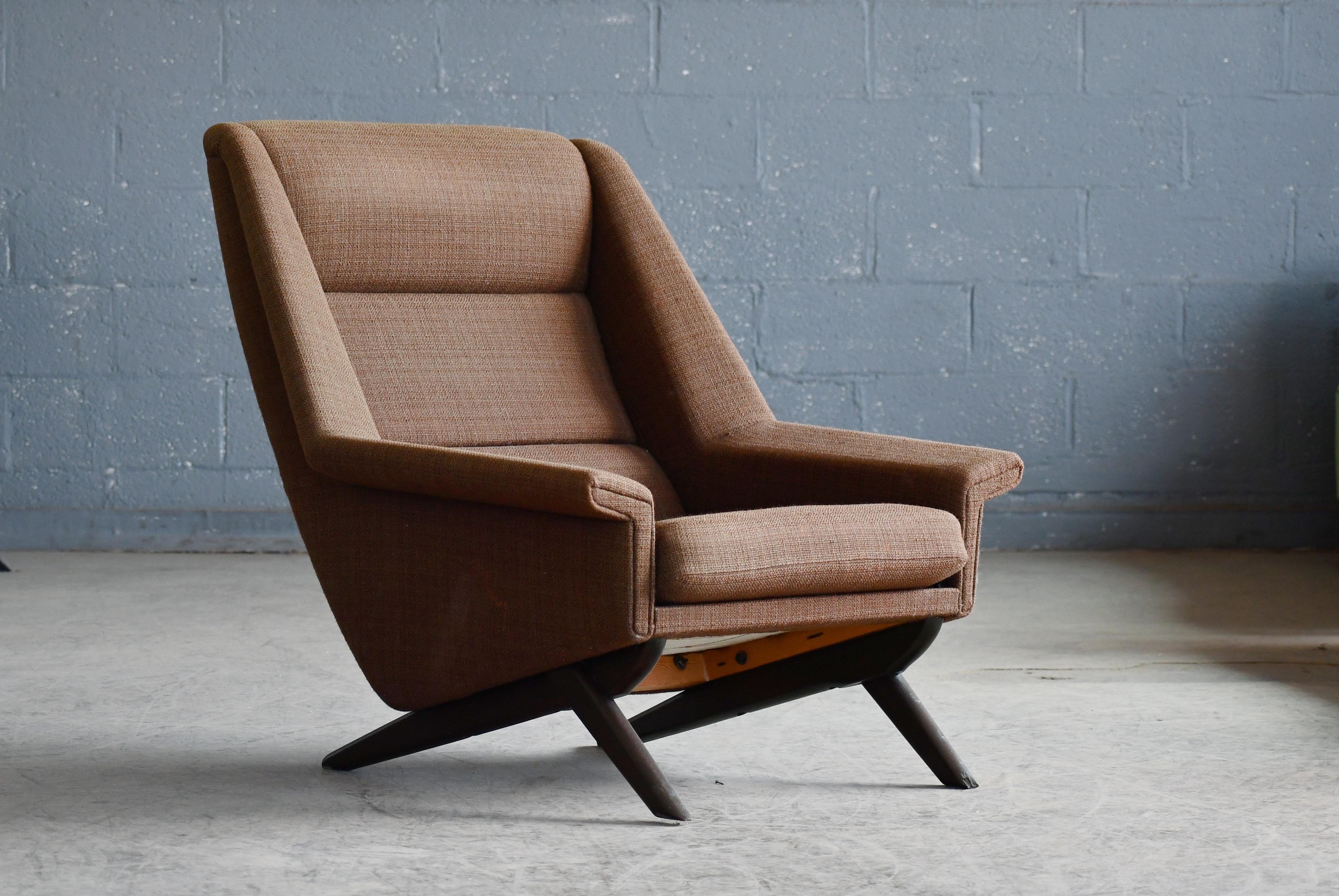 Folke Ohlsson for Fritz Hansen, lounge chair, model '4410', fabric, teak, Denmark, design in 1957

Beautiful very dynamic designed lounge chair by Folke Ohlsson made in Denmark by Fritz Hansen in the late 1950s. High quality lounge chair