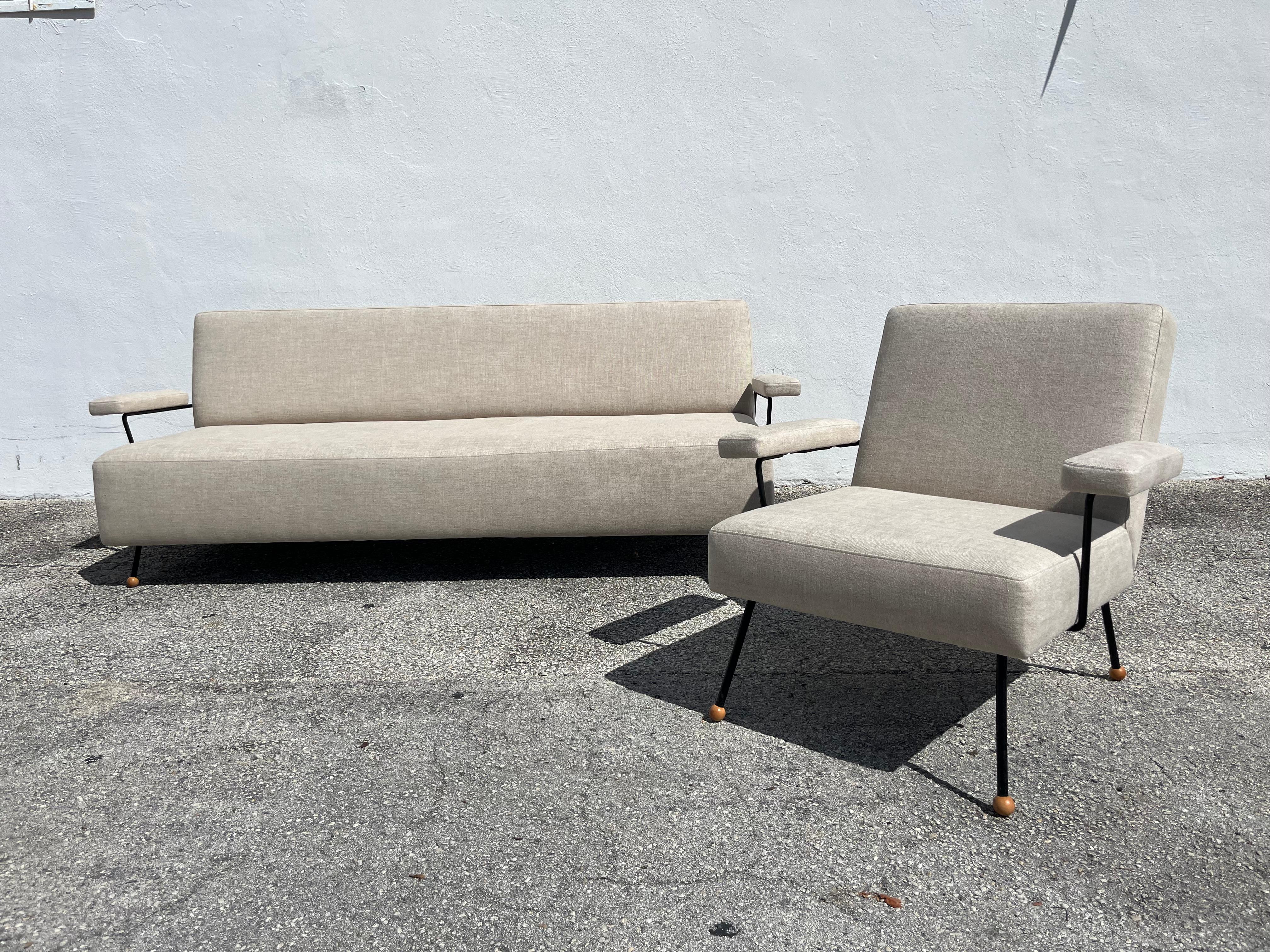 Sofá de salón de los años 50 atribuido a Milo Baughman, hierro negro, lino Kravet Beligan en venta 13