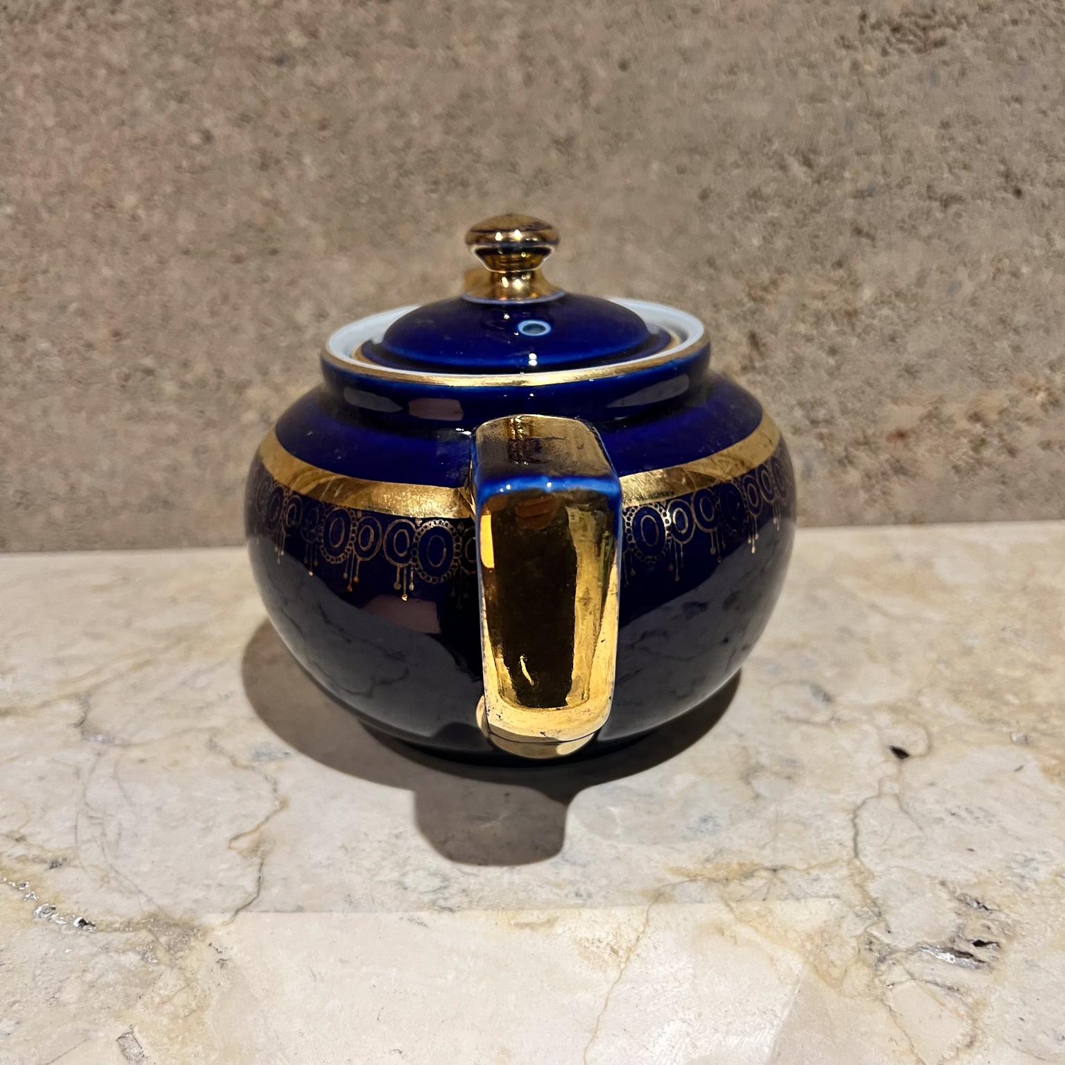 Teiera in ceramica di Hall China Company del 1950 Blu scuro e oro in vendita 7