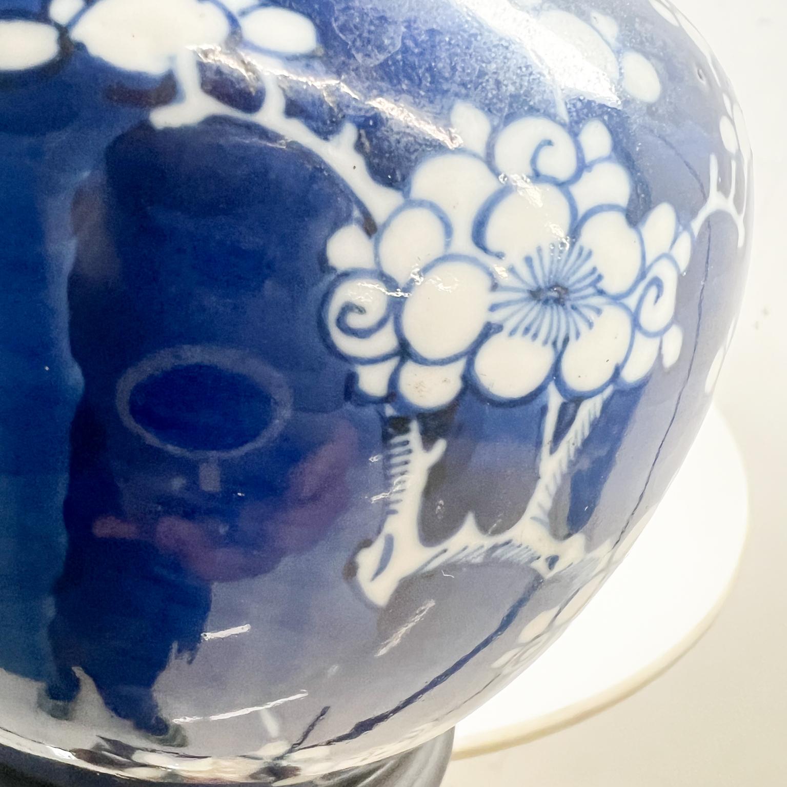 1950s Lovely Porcelain Table Lamp Asian Ginger Jar Chinoiserie Blue and White 6