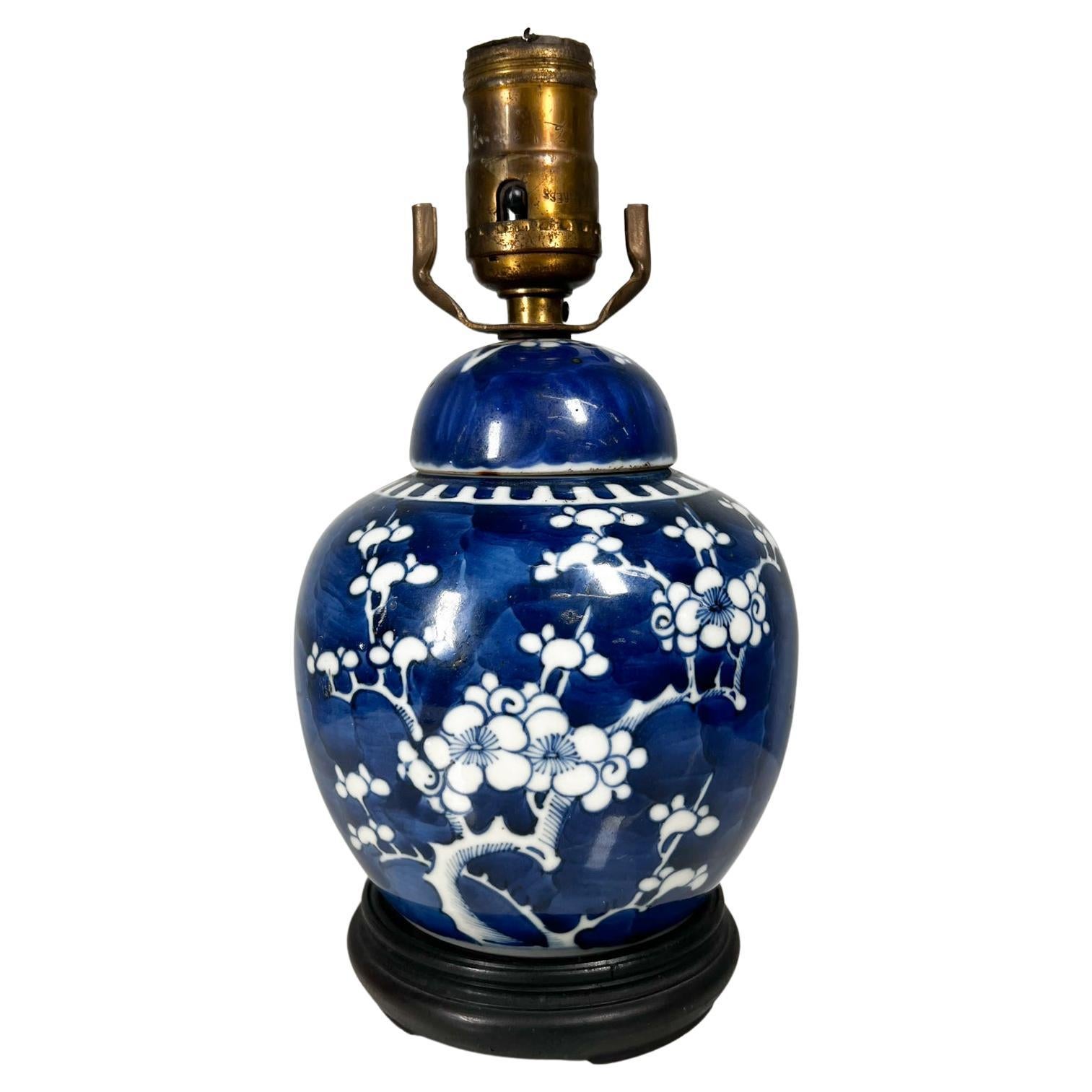 1950s Lovely Porcelain Table Lamp Asian Ginger Jar Chinoiserie Blue and White