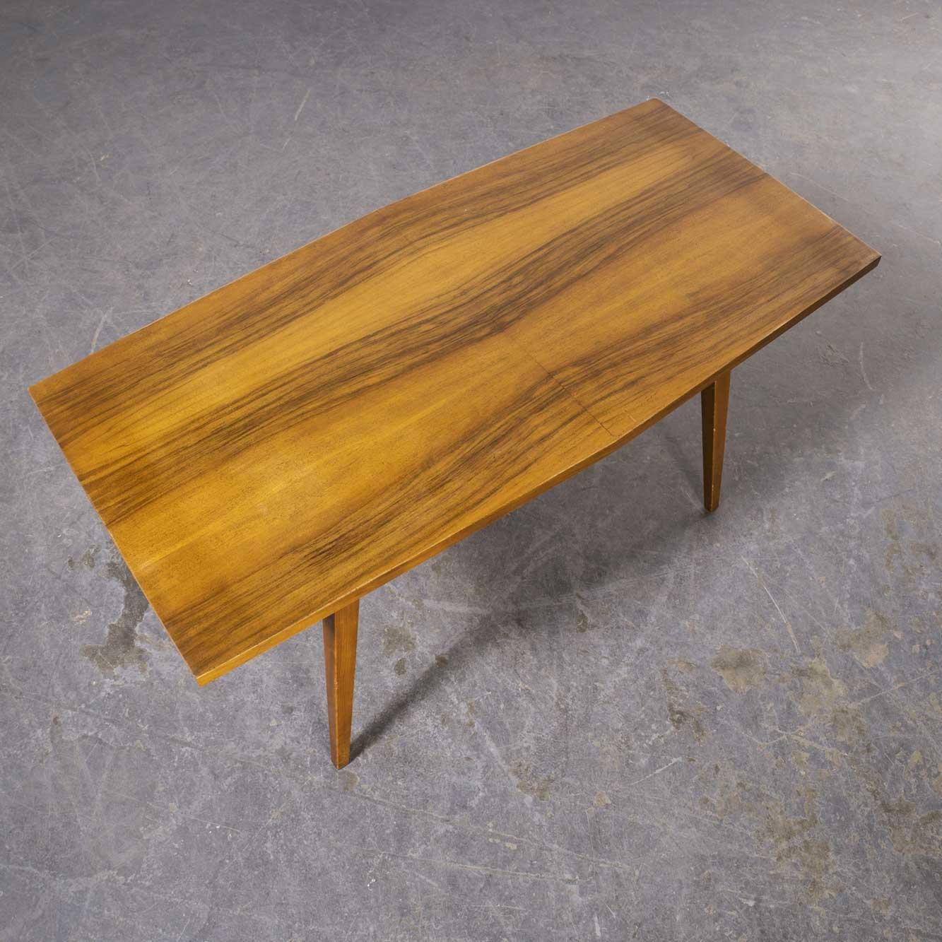 Table d'appoint basse des années 1950 par Tatra Pravenec en vente 2