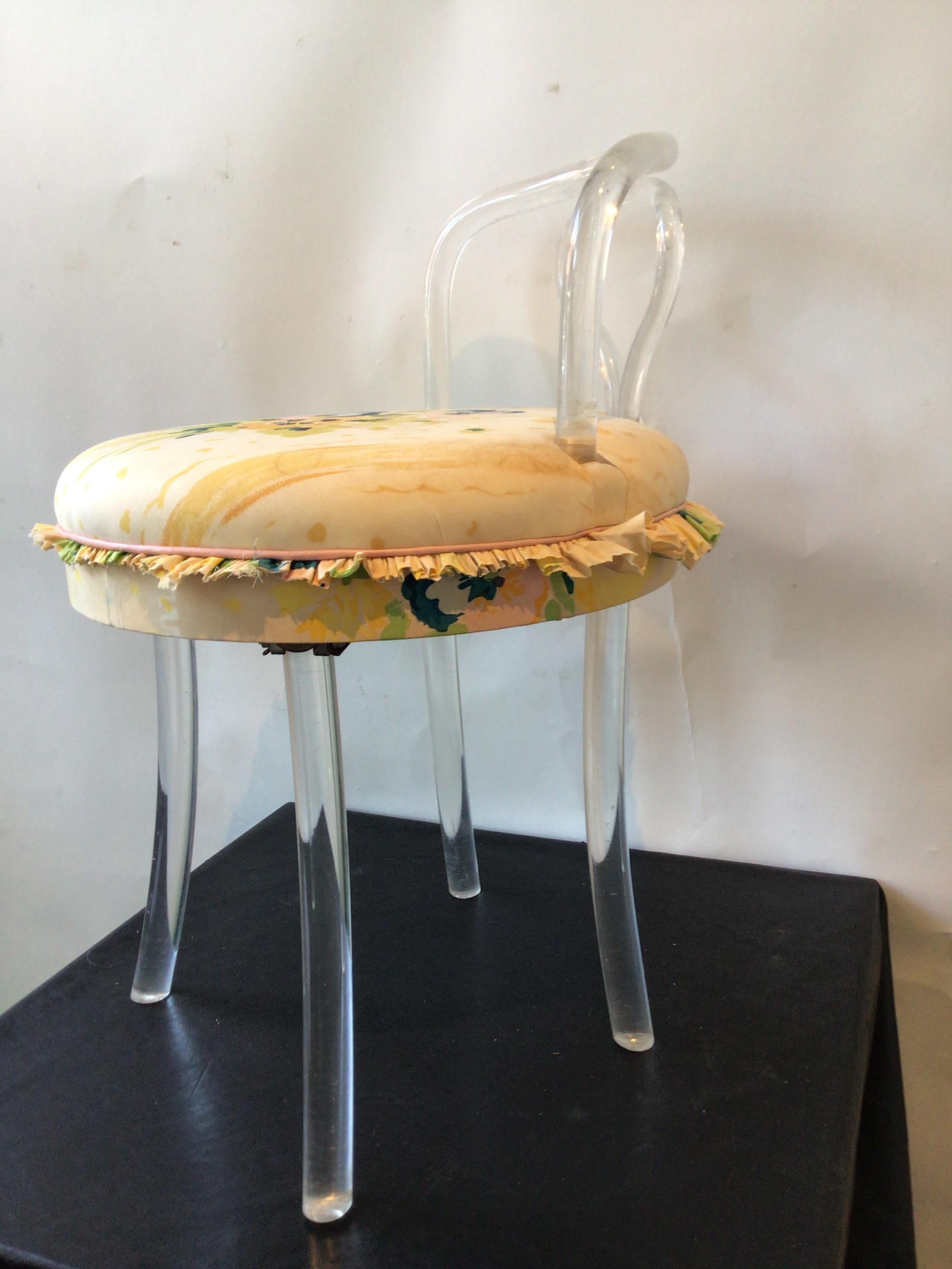 1950s Lucite Swivel Vanity Chair In Good Condition In Tarrytown, NY