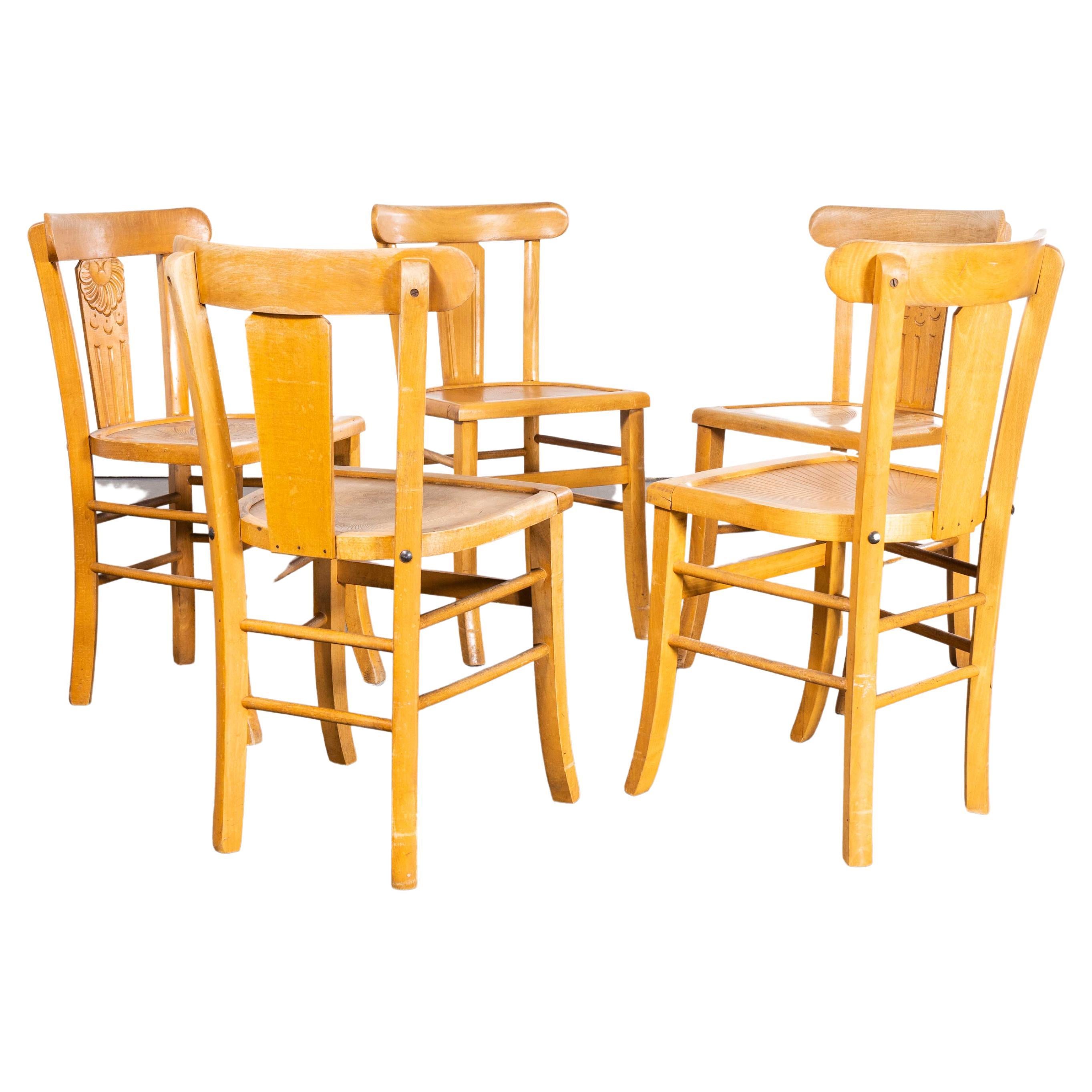 Luterma des années 1950  Chaises de salle à manger de ferme françaises décorées en blonde - Lot de cinq