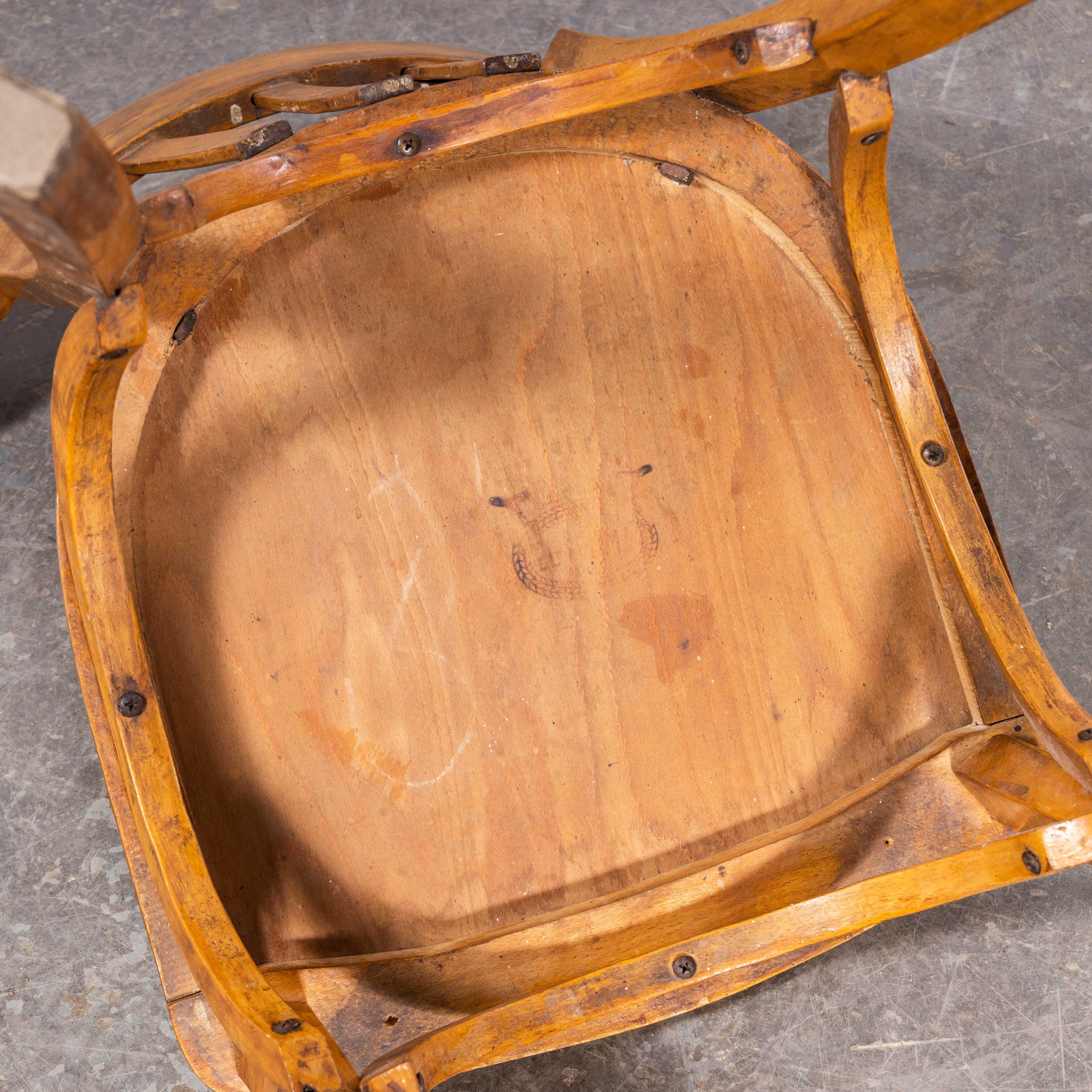 Chaise de salle à manger en bentwood Luterma Honey Oak des années 50 - Lot de six en vente 1