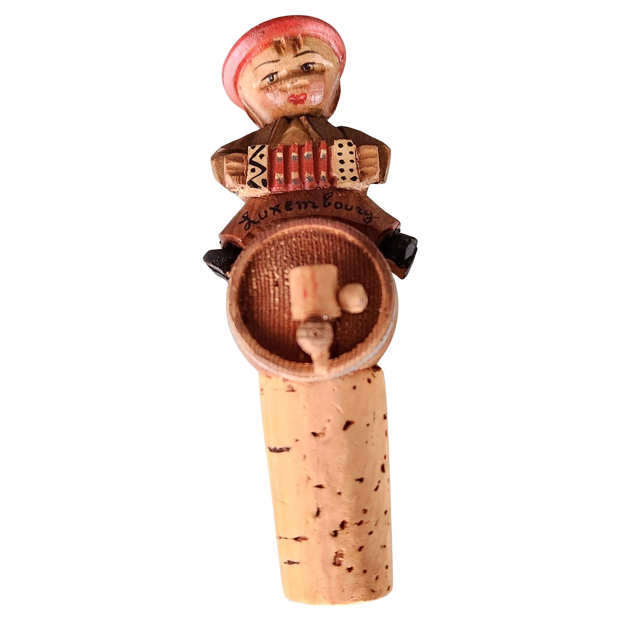 Tappo per bottiglia di vino in legno intagliato a mano lussemburghese degli anni '50