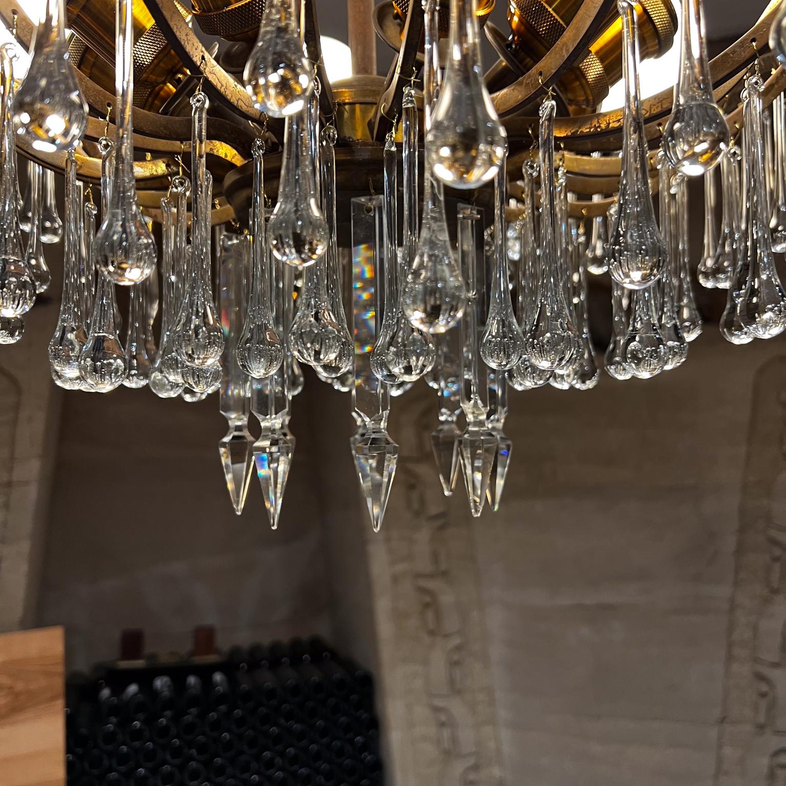 Milieu du XXe siècle Lustre à dix lumières en cristal de Murano et bronze en forme de goutte d'eau, années 1950 en vente