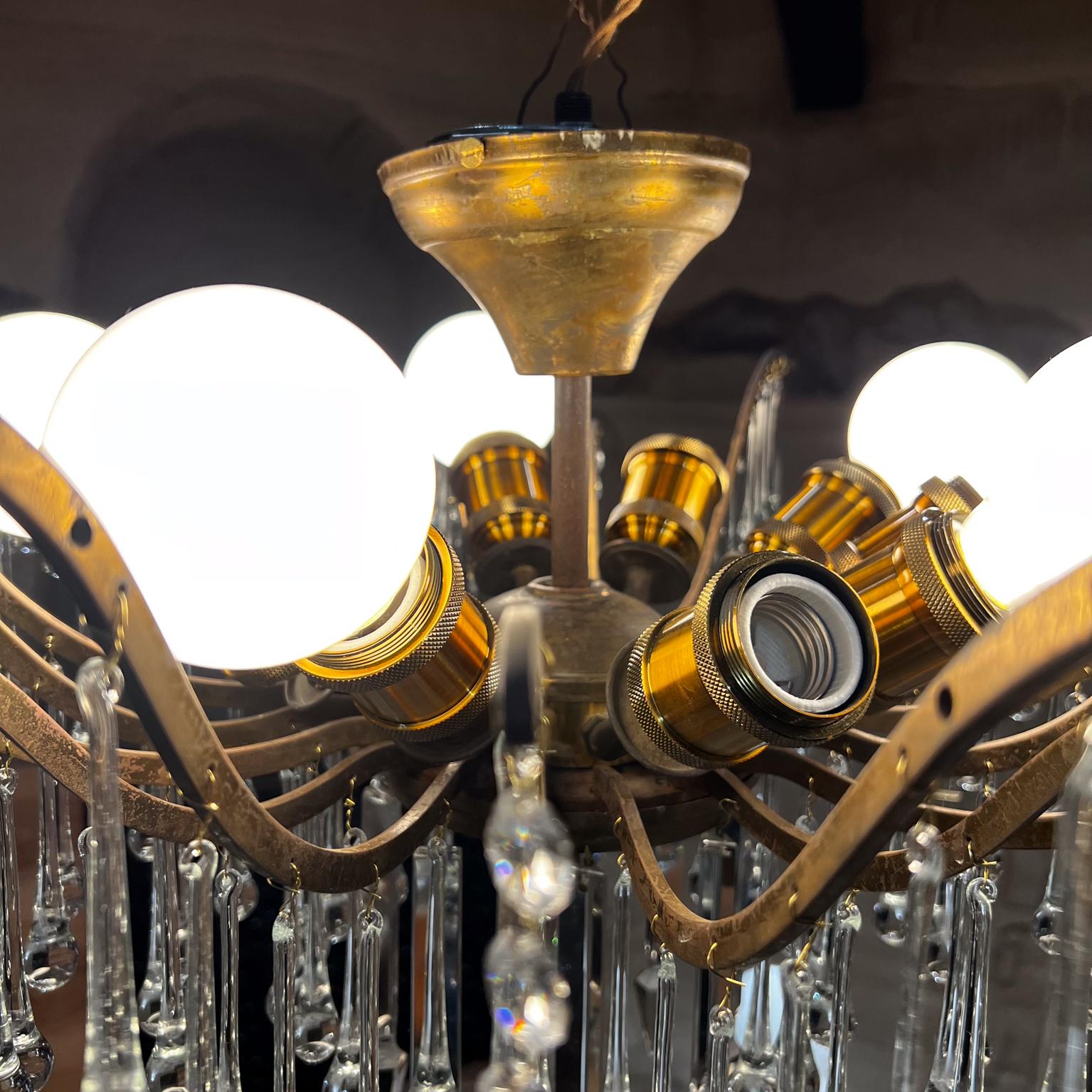 1950s Luxurious Murano Teardrop Crystal and Bronze Chandelier Ten Light For Sale 1