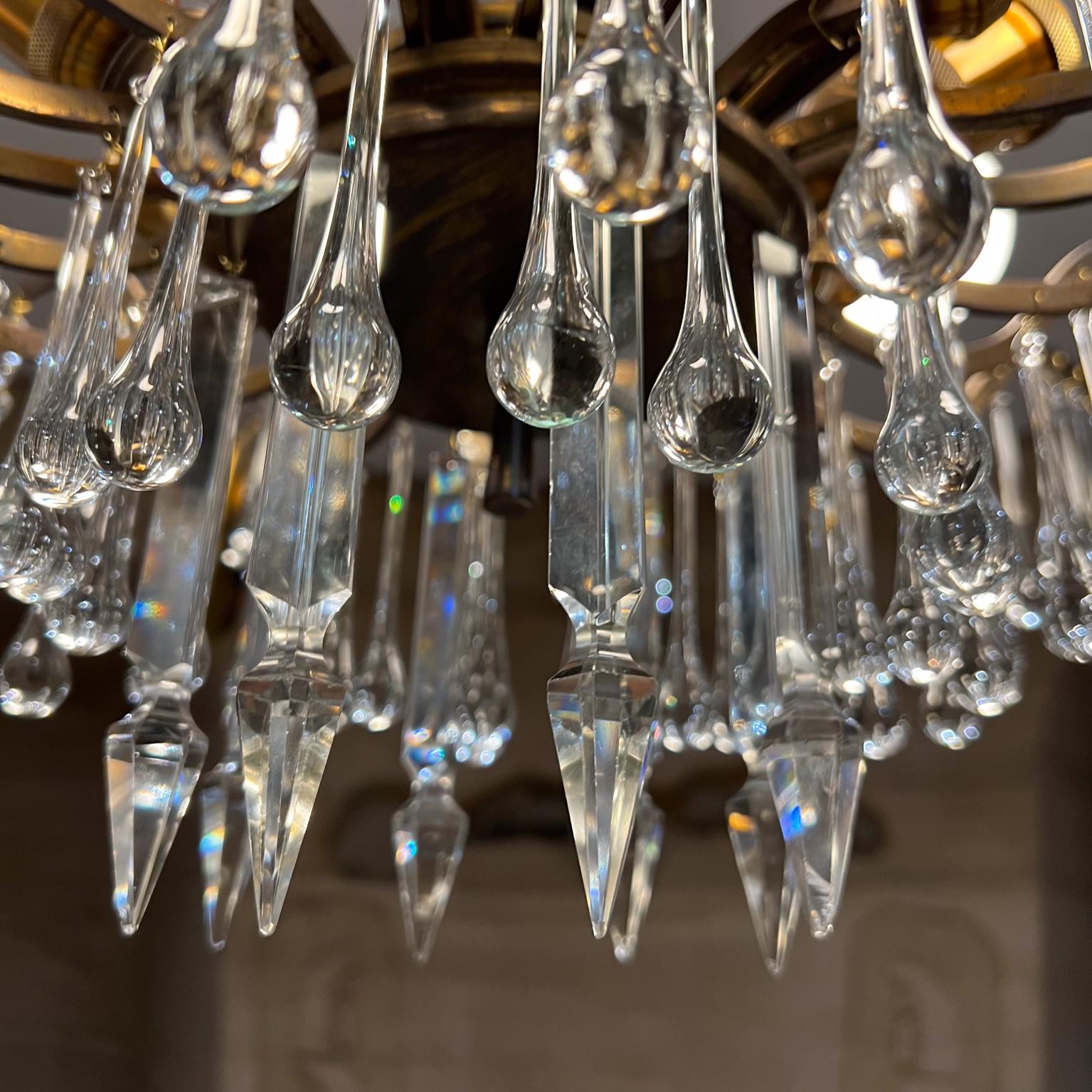 1950s Luxurious Murano Teardrop Crystal and Bronze Chandelier Ten Light For Sale 2
