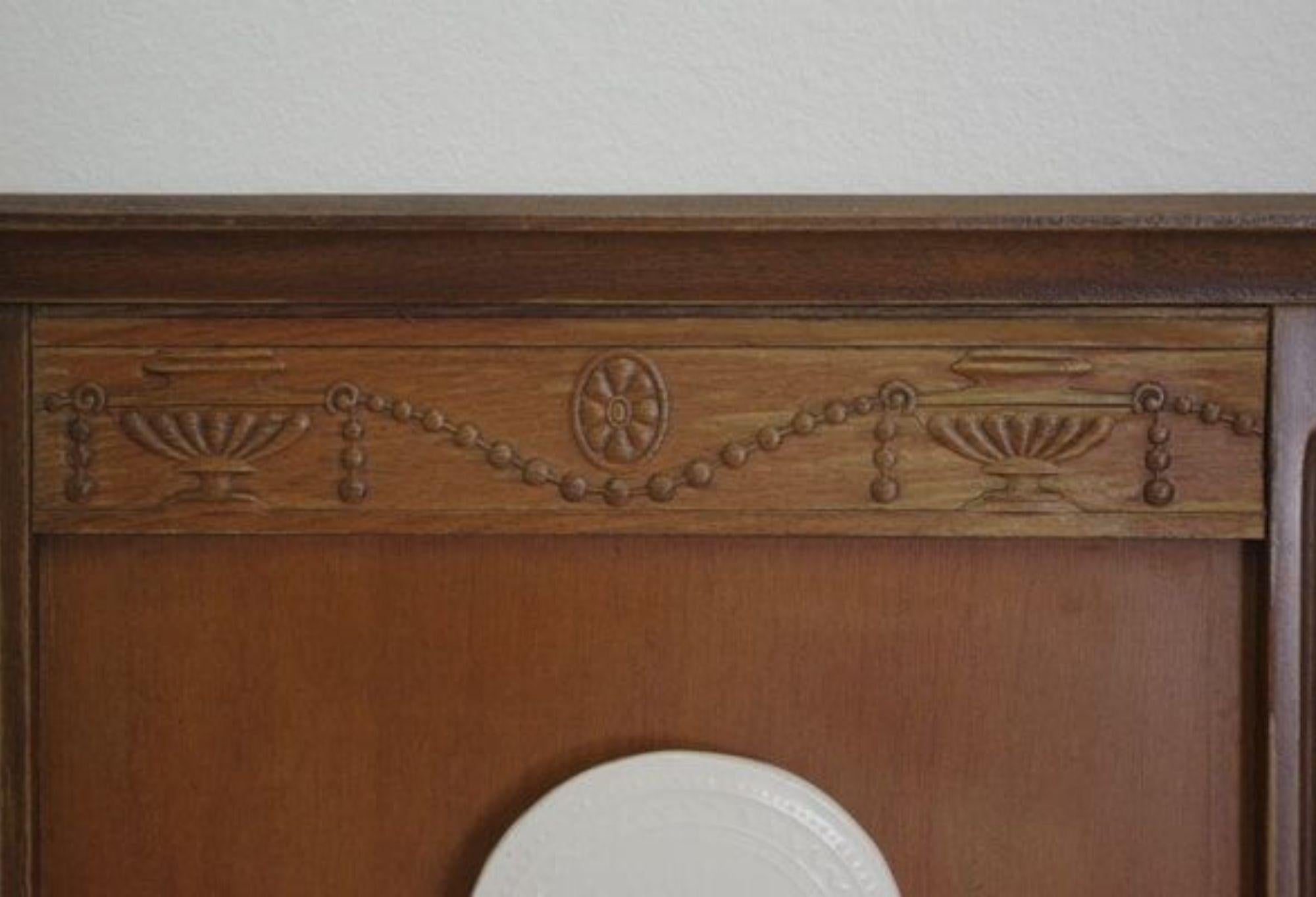 1950s Madonna and Child Ceramic Plaque in Carved Wooden Frame – Italian Religiou in vendita 10