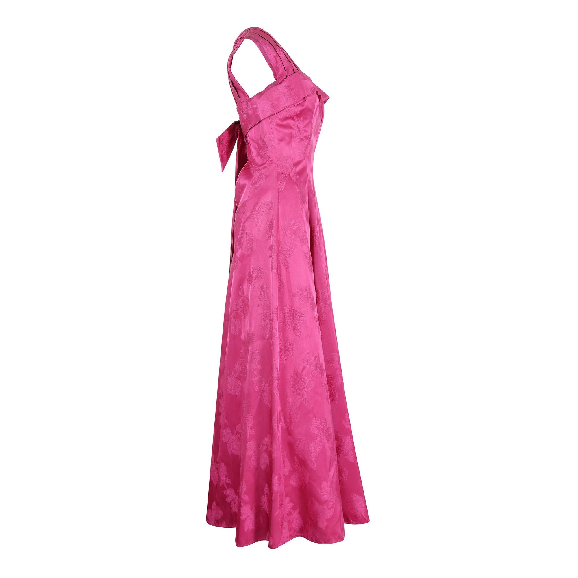 Magentafarbenes Abendkleid mit floralem Jacquard-Druck aus den 1950er Jahren (Pink) im Angebot
