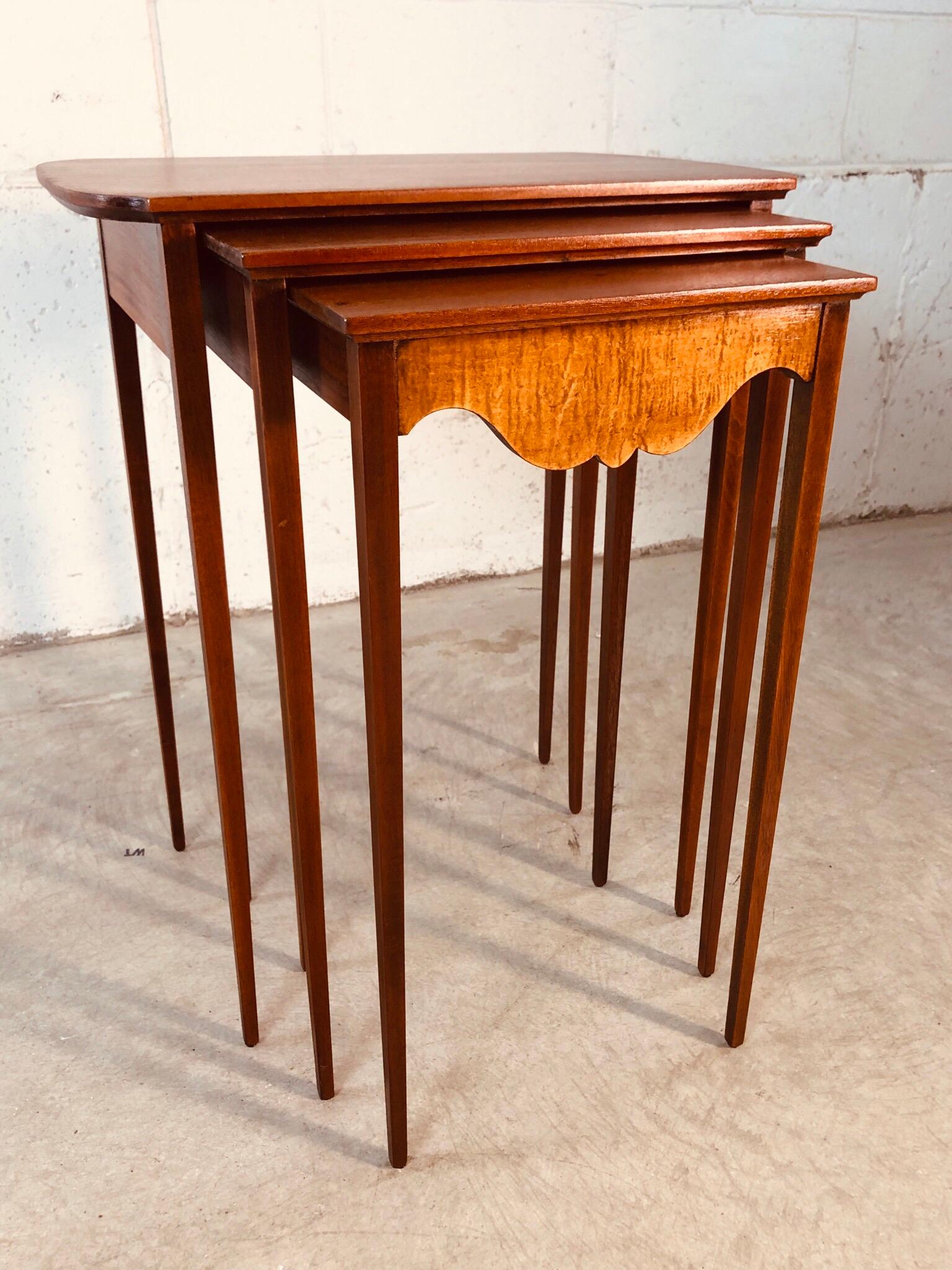 1950s Mahogany Nesting Tables with Tiger Maple Accent, Set of 3 In Good Condition For Sale In Amherst, NH