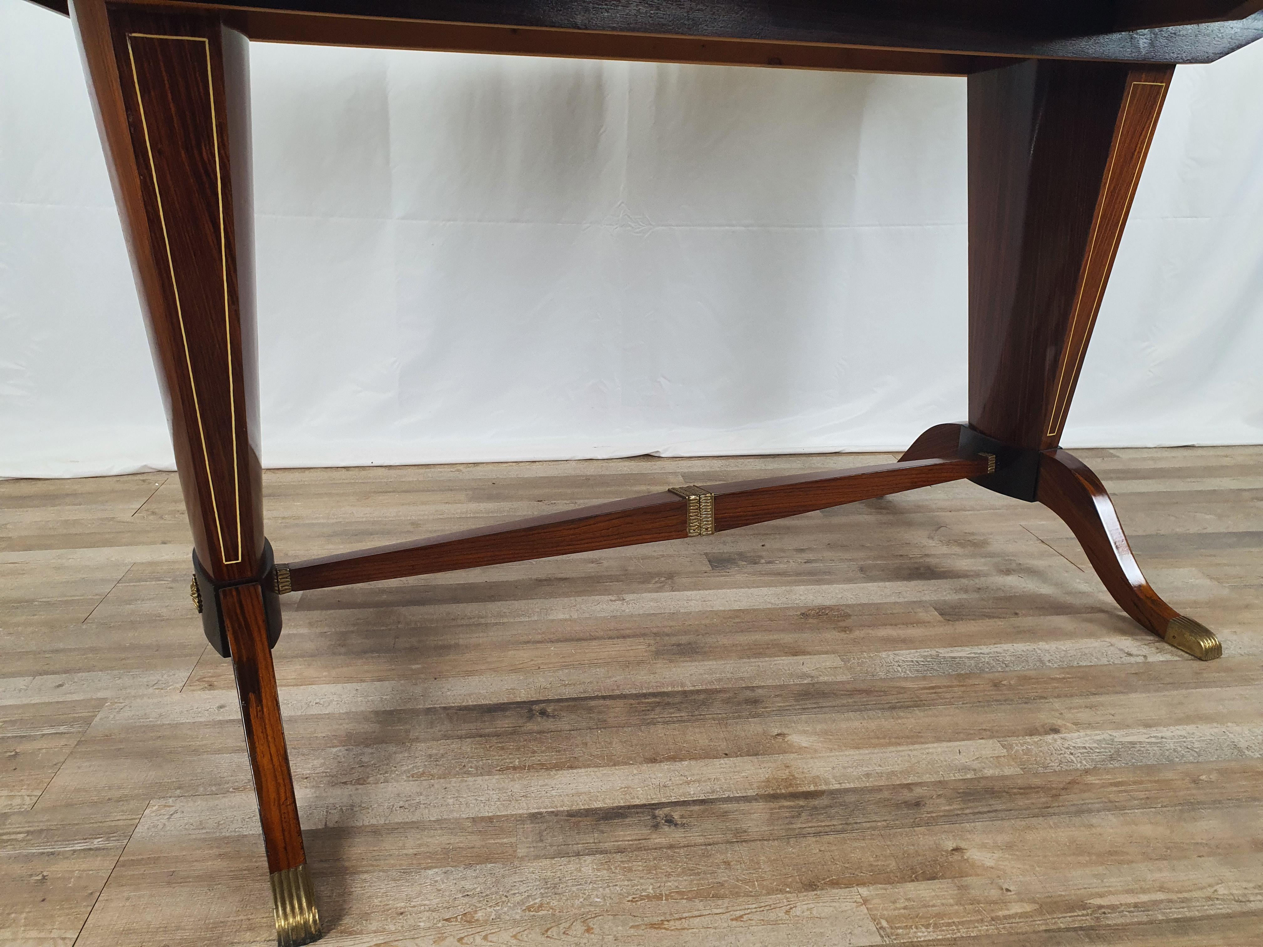 1950s Mahogany Oval Dining Table For Sale 4
