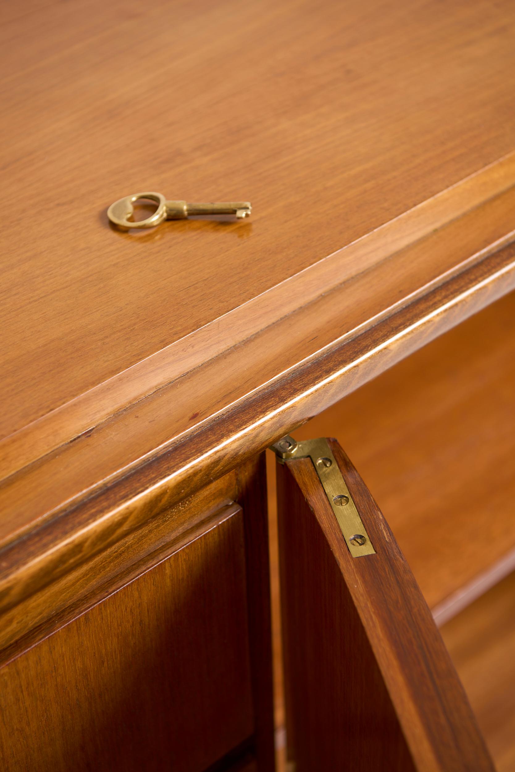 Credenza in mogano degli anni '50 in vendita 9