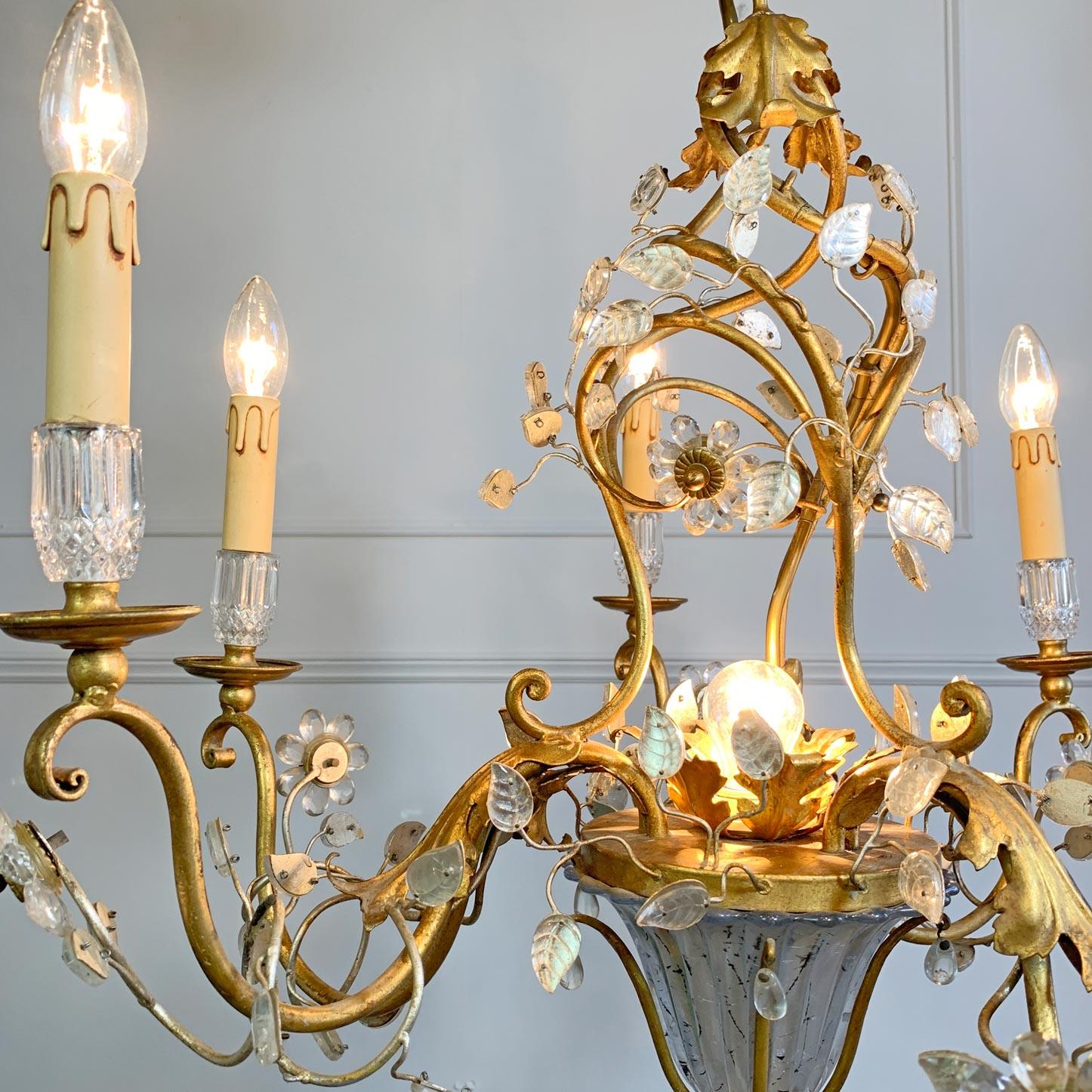 Francese Lampadario floreale in cristallo d'oro anni '50 di Banci Firenze in vendita