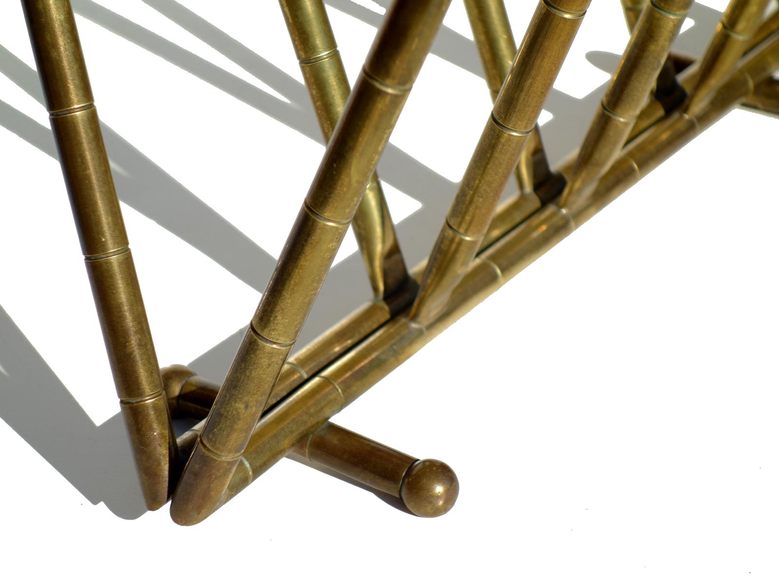 1950s Maison Baguès Midcentury French Design Bamboo Brass Magazine Rack In Excellent Condition For Sale In Brescia, IT