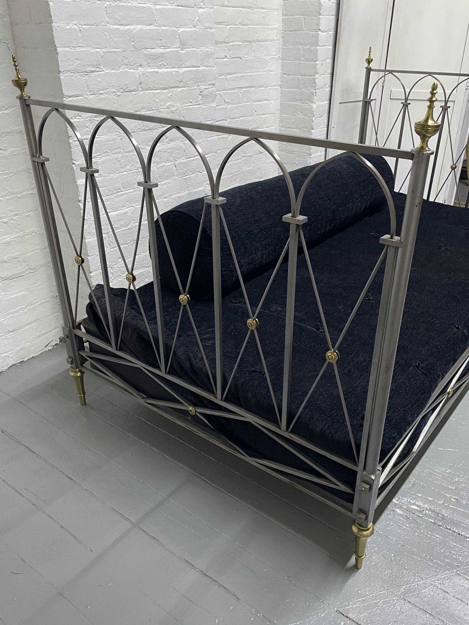 1950s Maison Jansen Steel and Brass Daybed For Sale 2