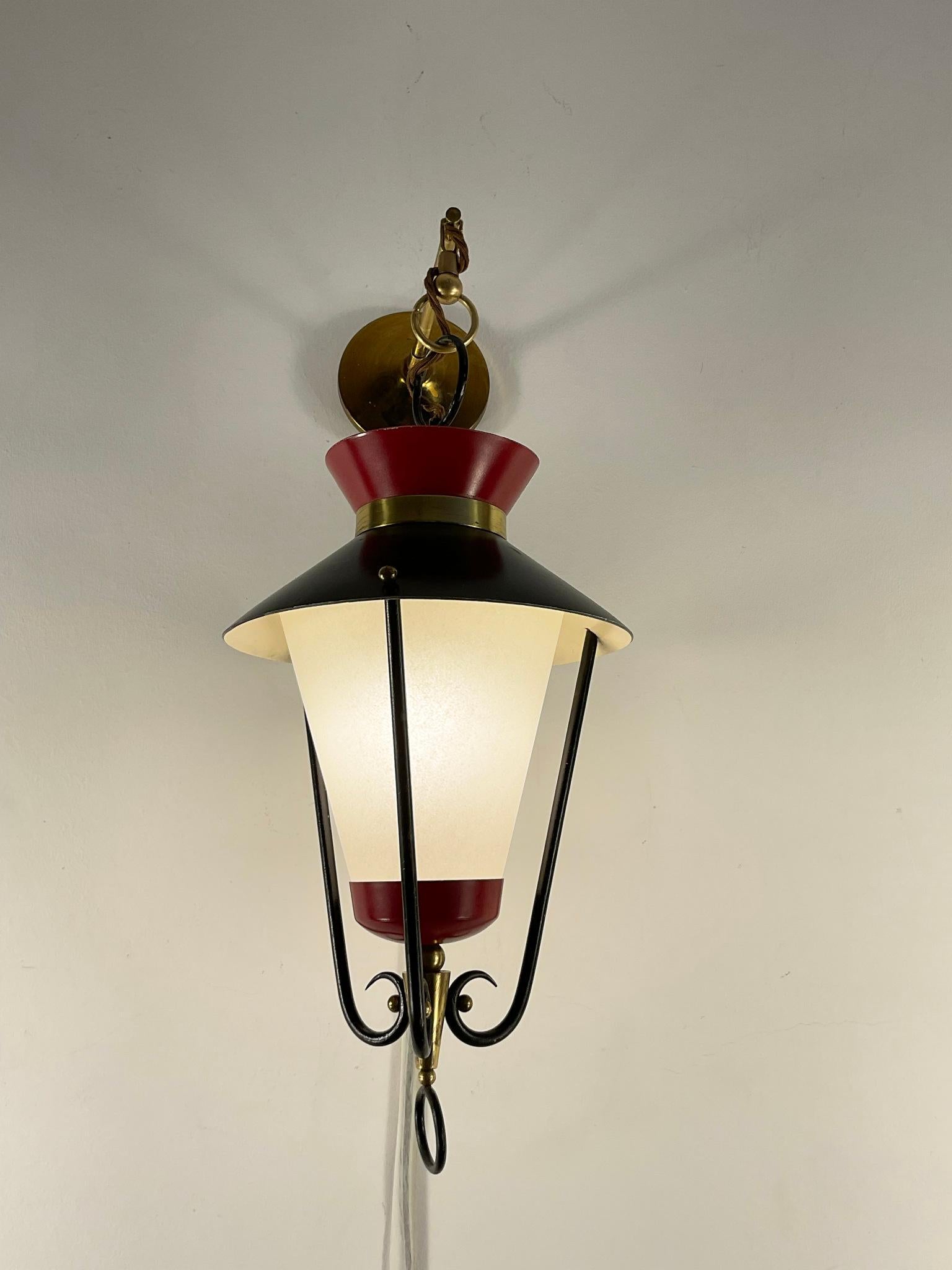 1950er Jahre Maison Lunel Laterne mit Messingständer im Angebot 3