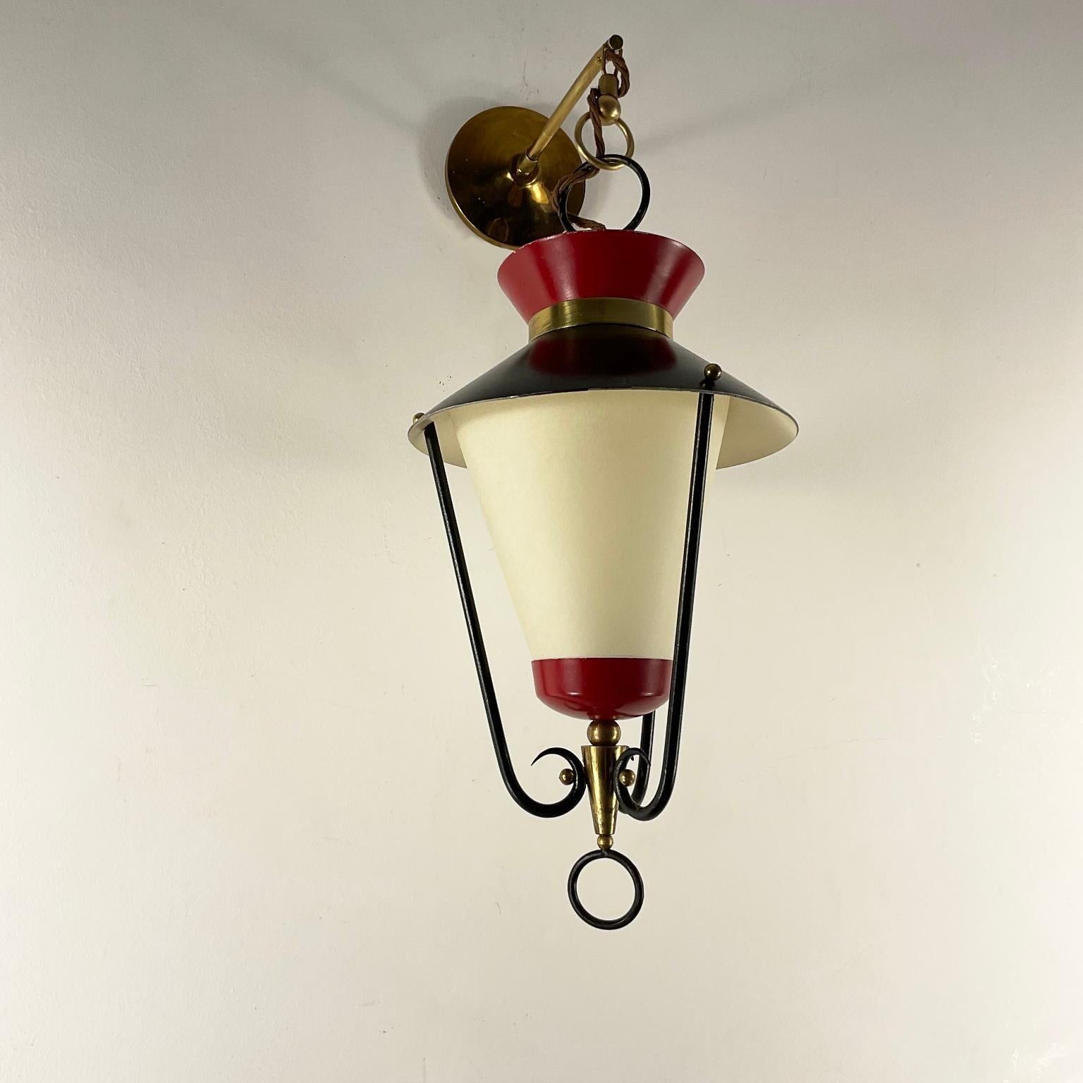 1950er Jahre Maison Lunel Laterne mit Messingständer (Handgefertigt) im Angebot
