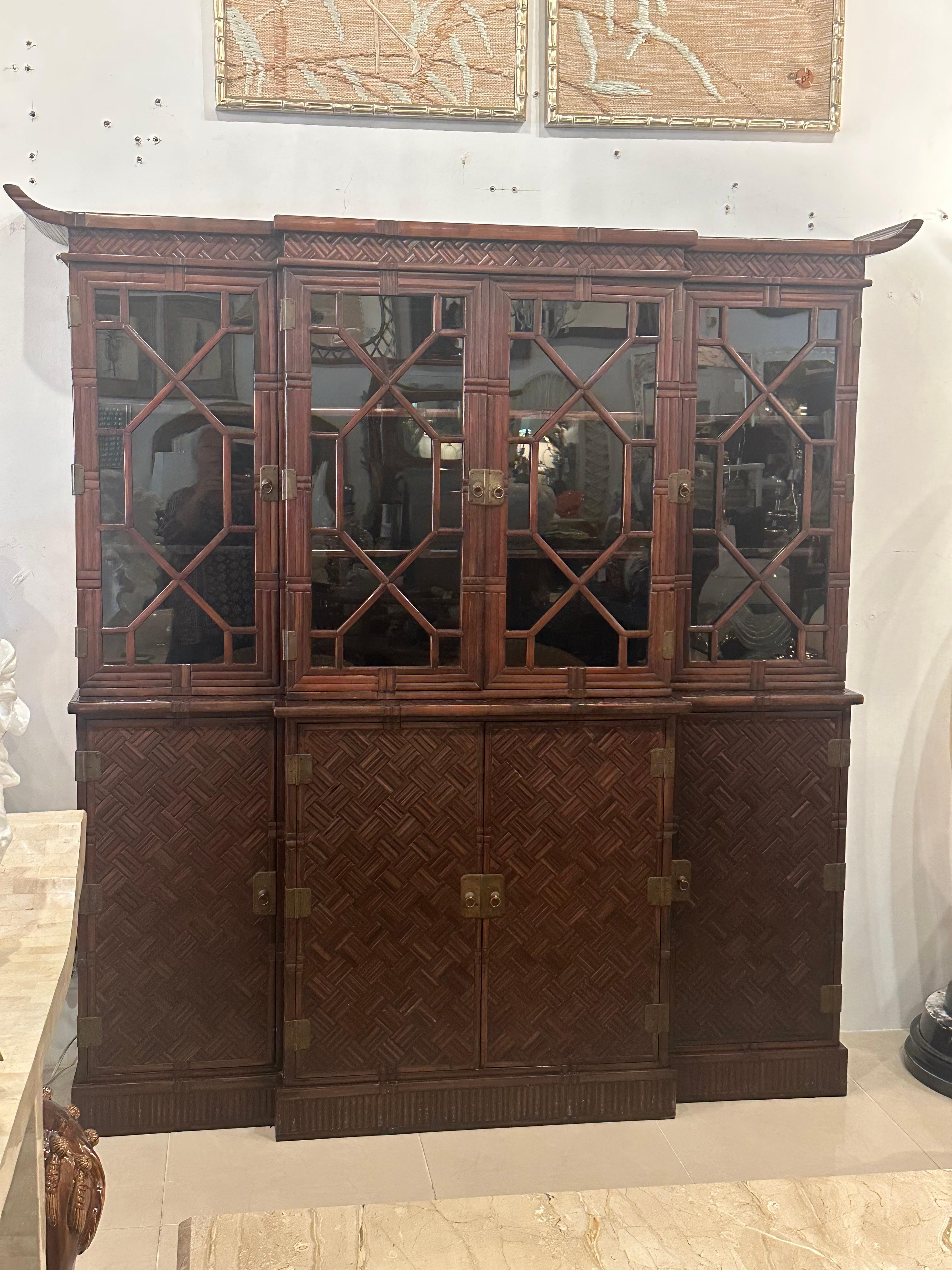 Vajilla Pagoda de Caoba de imitación de bambú y ratán tejida Maitland & Glascoe, años 50 Inglés en venta