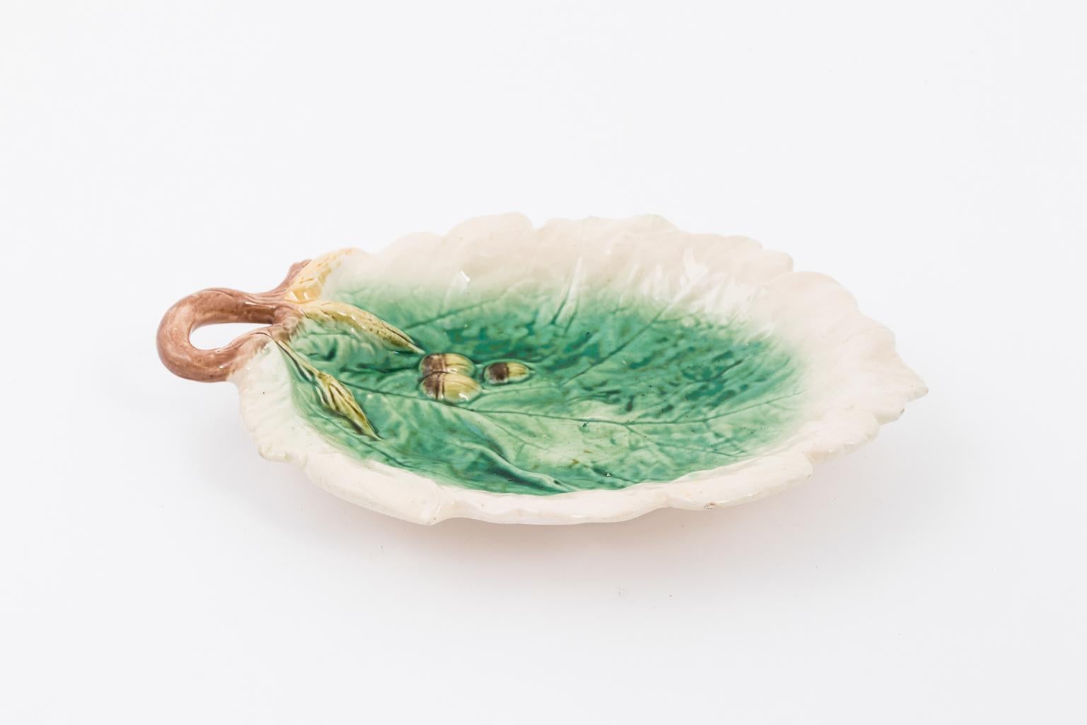 1950s Majolica leaf serving dish green with acorns.