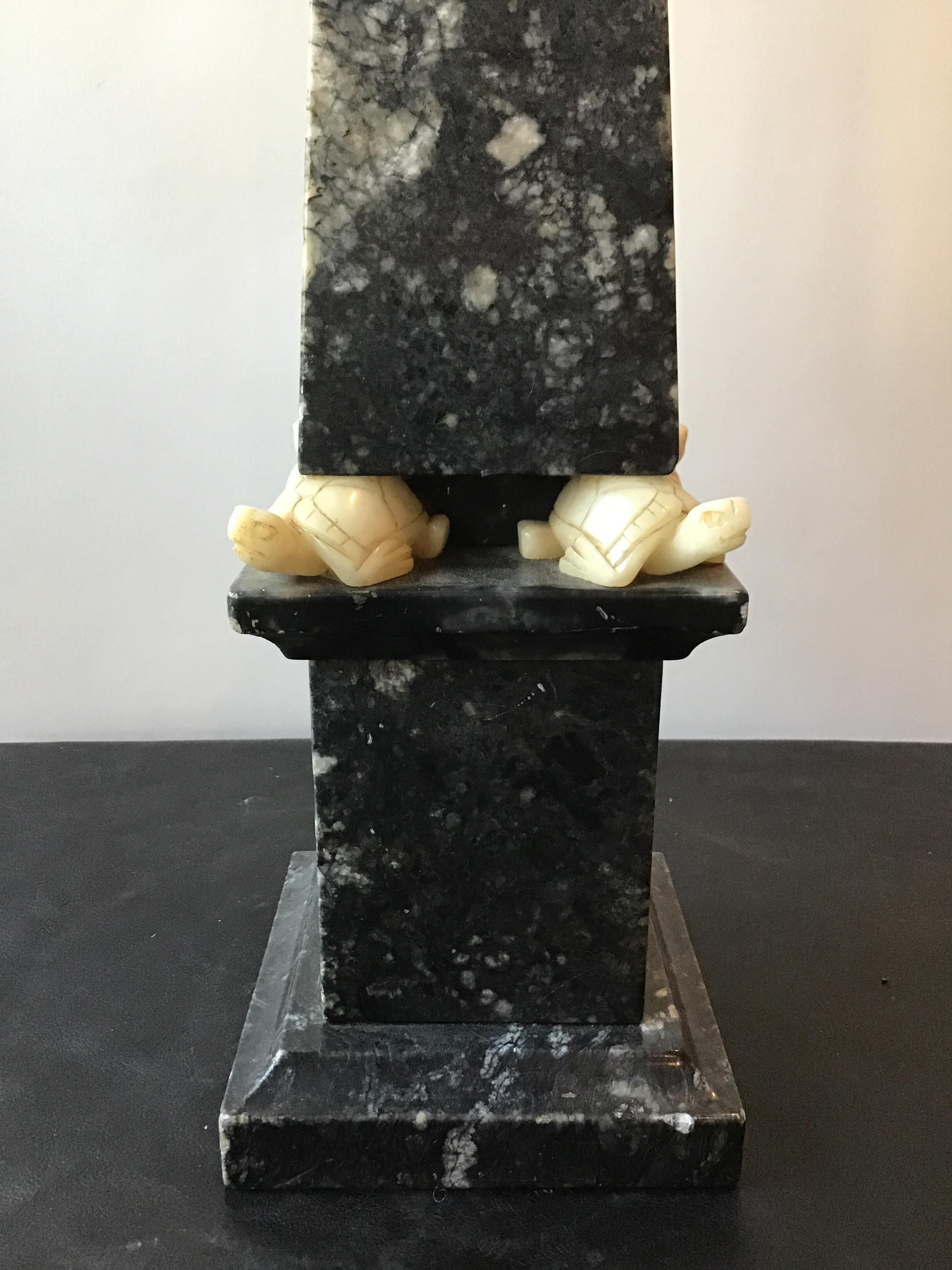1950s Marble Obelisk Lamp with Jade Turtles In Good Condition For Sale In Tarrytown, NY