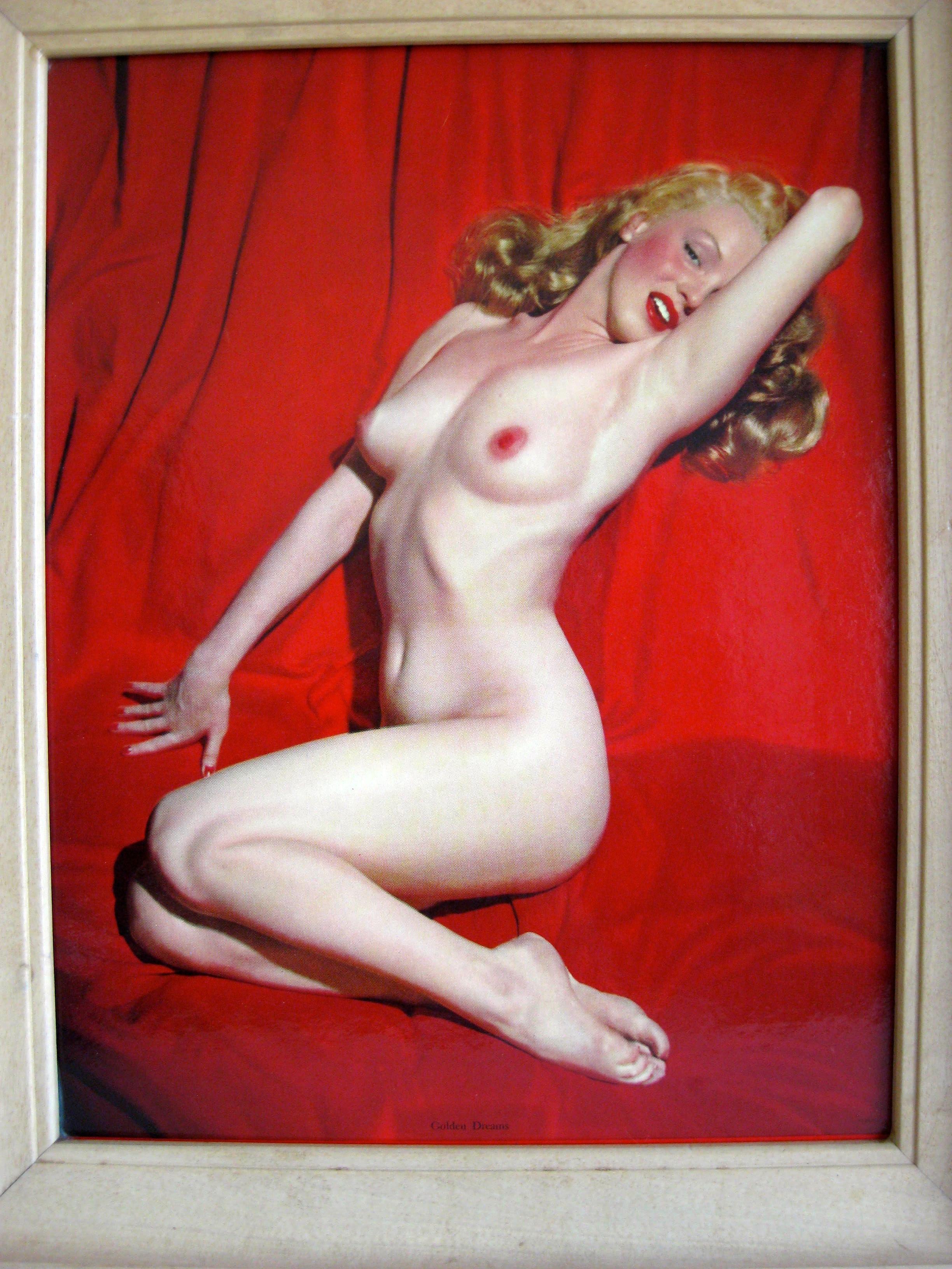 20ième siècle 1950 Marilyn Monroe Red Velvet Pin-Up 