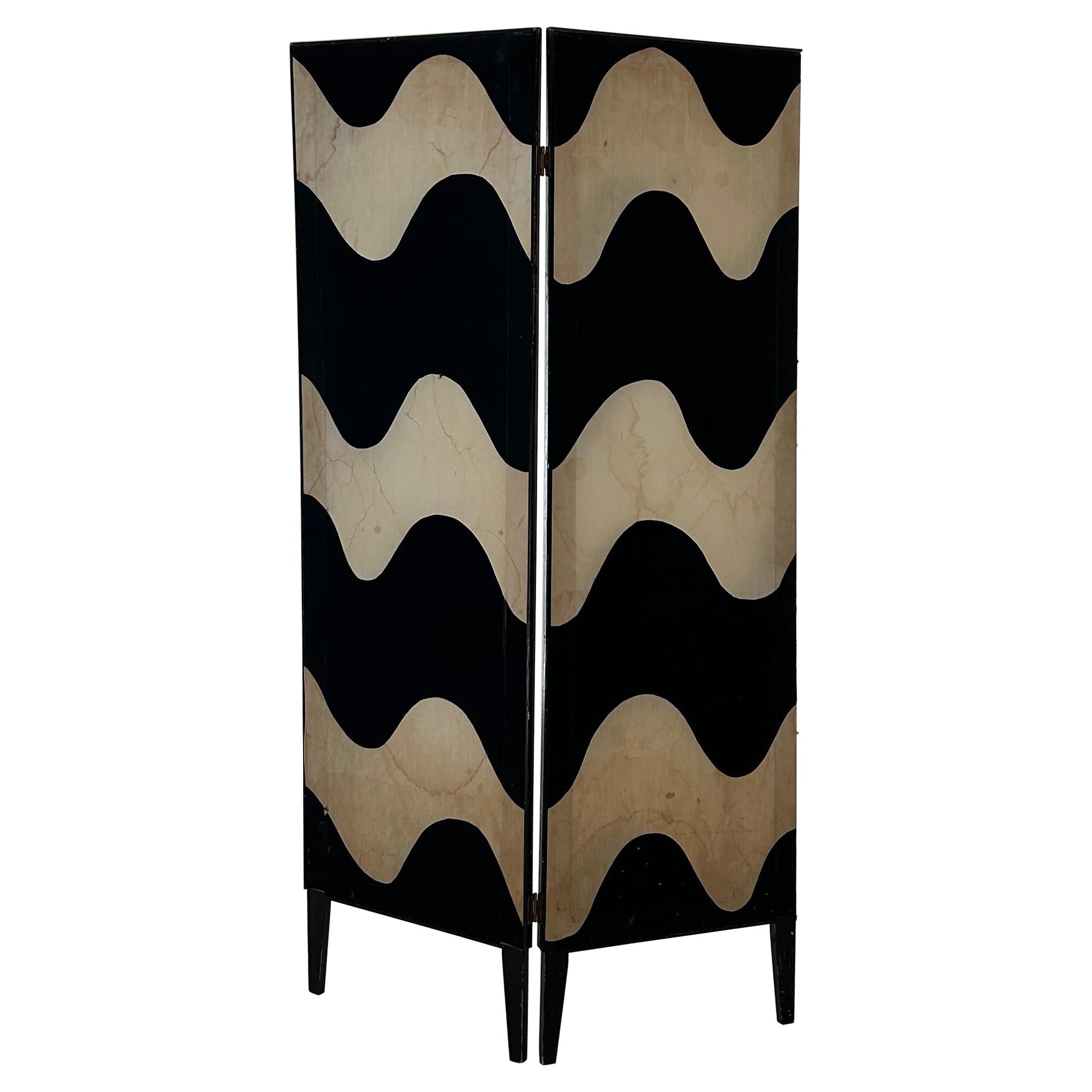 Écran original avec le tissu Lokki de Marimekko. 

Propriété d'un ouvrier d'usine dans les années 60, il s'agit d'une pièce exceptionnellement rare et d'une grande ancienneté. 