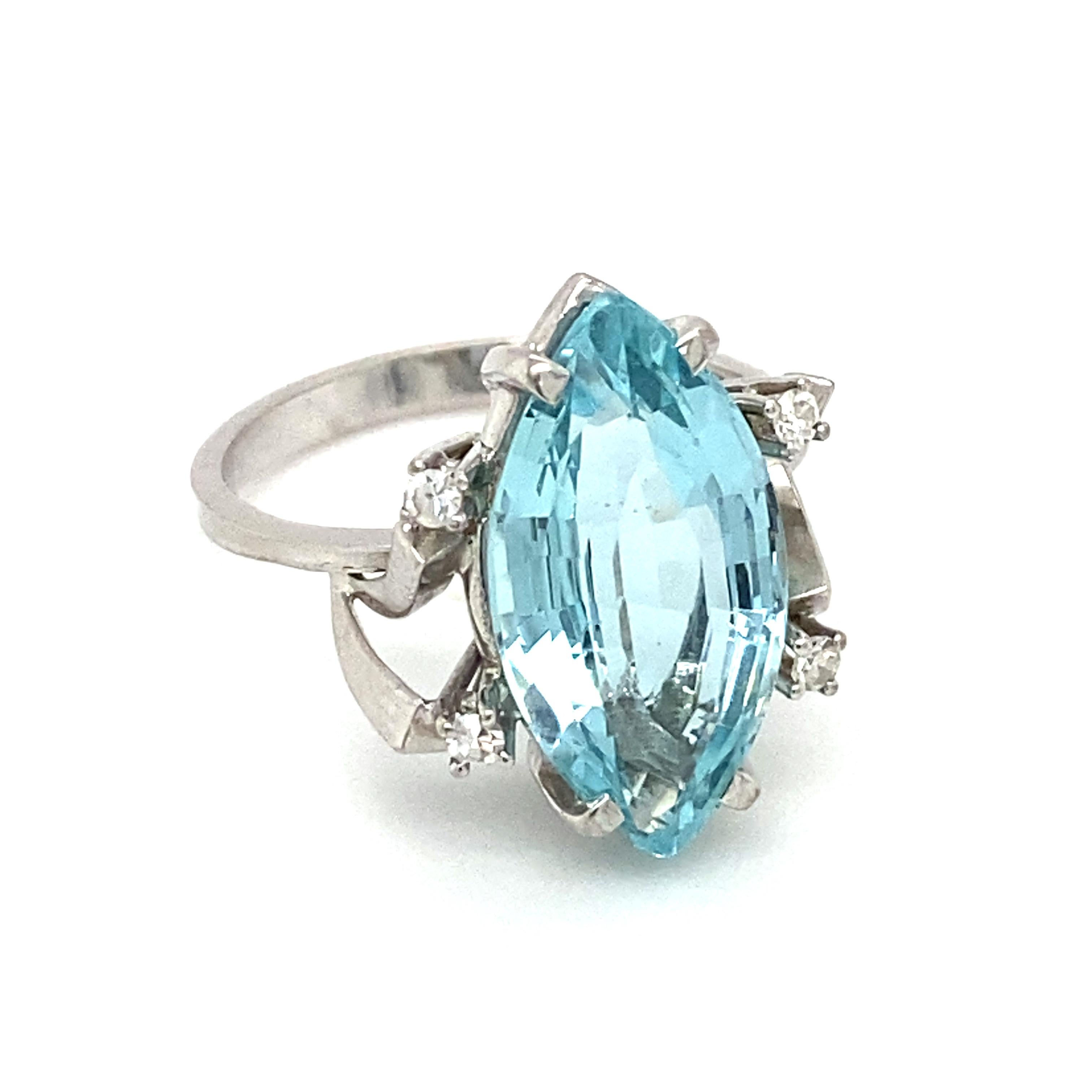 Marquise Cut 1950s Marquise Aquamarine and Diamond Cocktail Ring in 18 Karat White Gold For Sale