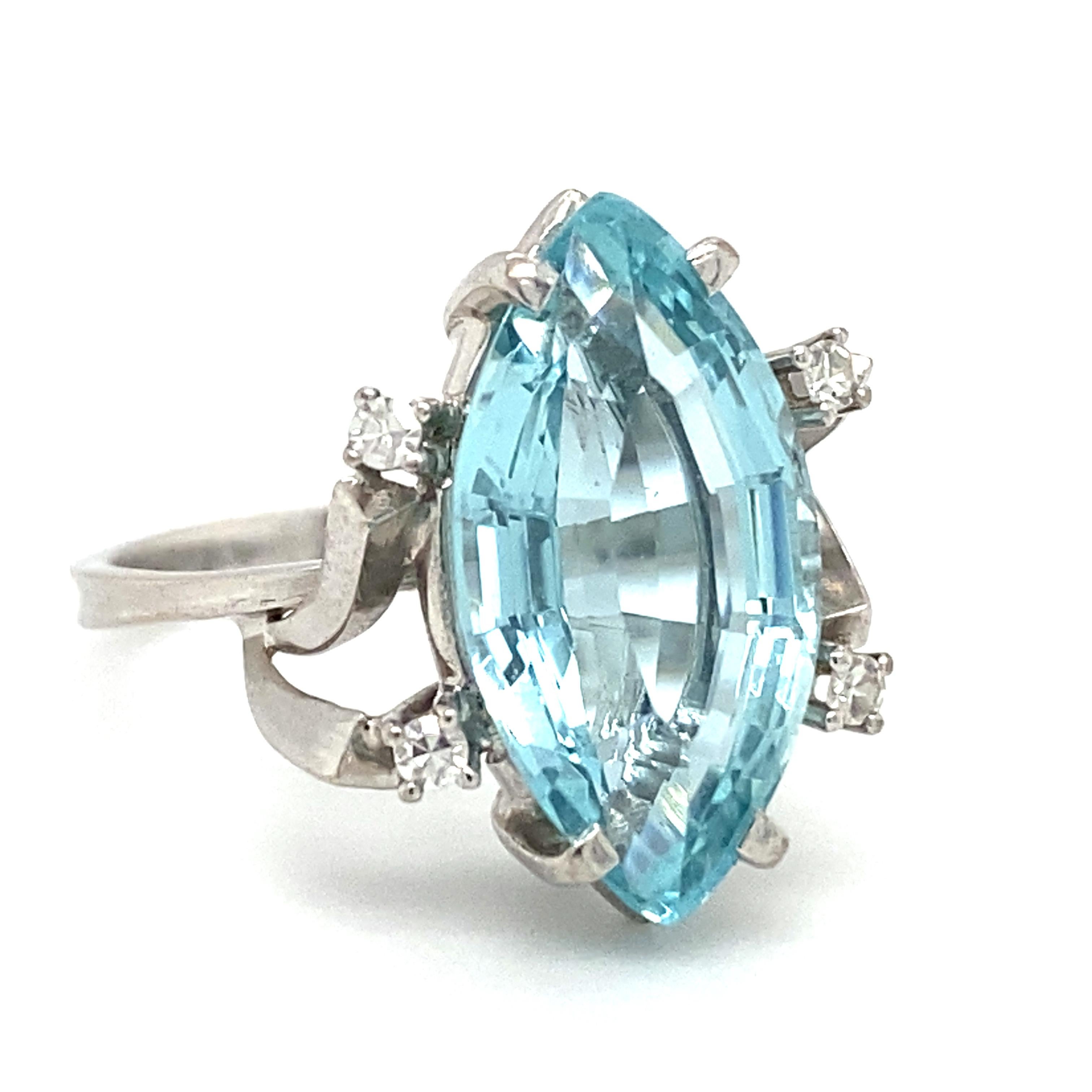 1950s Marquise Aquamarine and Diamond Cocktail Ring in 18 Karat White Gold In Excellent Condition For Sale In Hicksville, NY