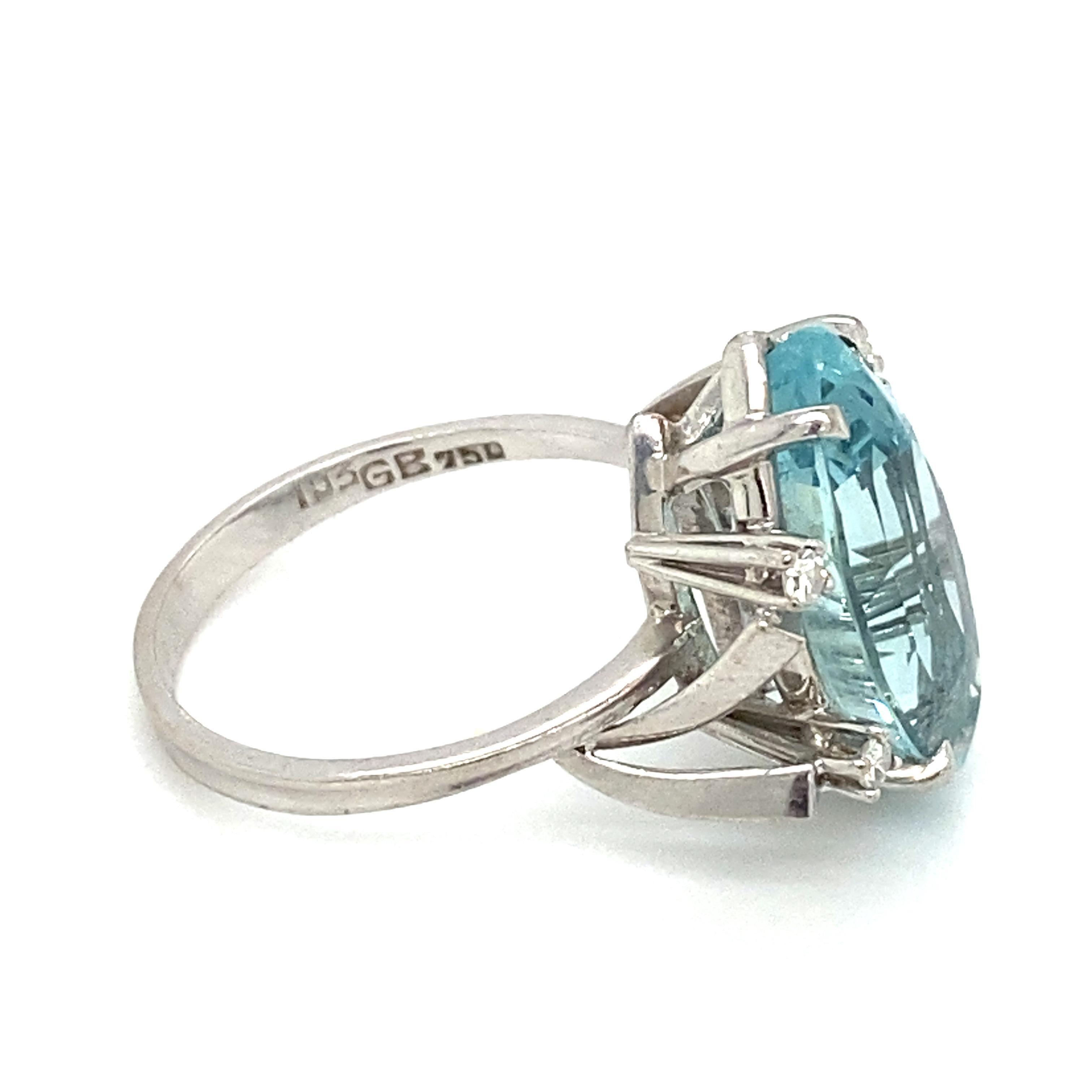 Women's 1950s Marquise Aquamarine and Diamond Cocktail Ring in 18 Karat White Gold For Sale