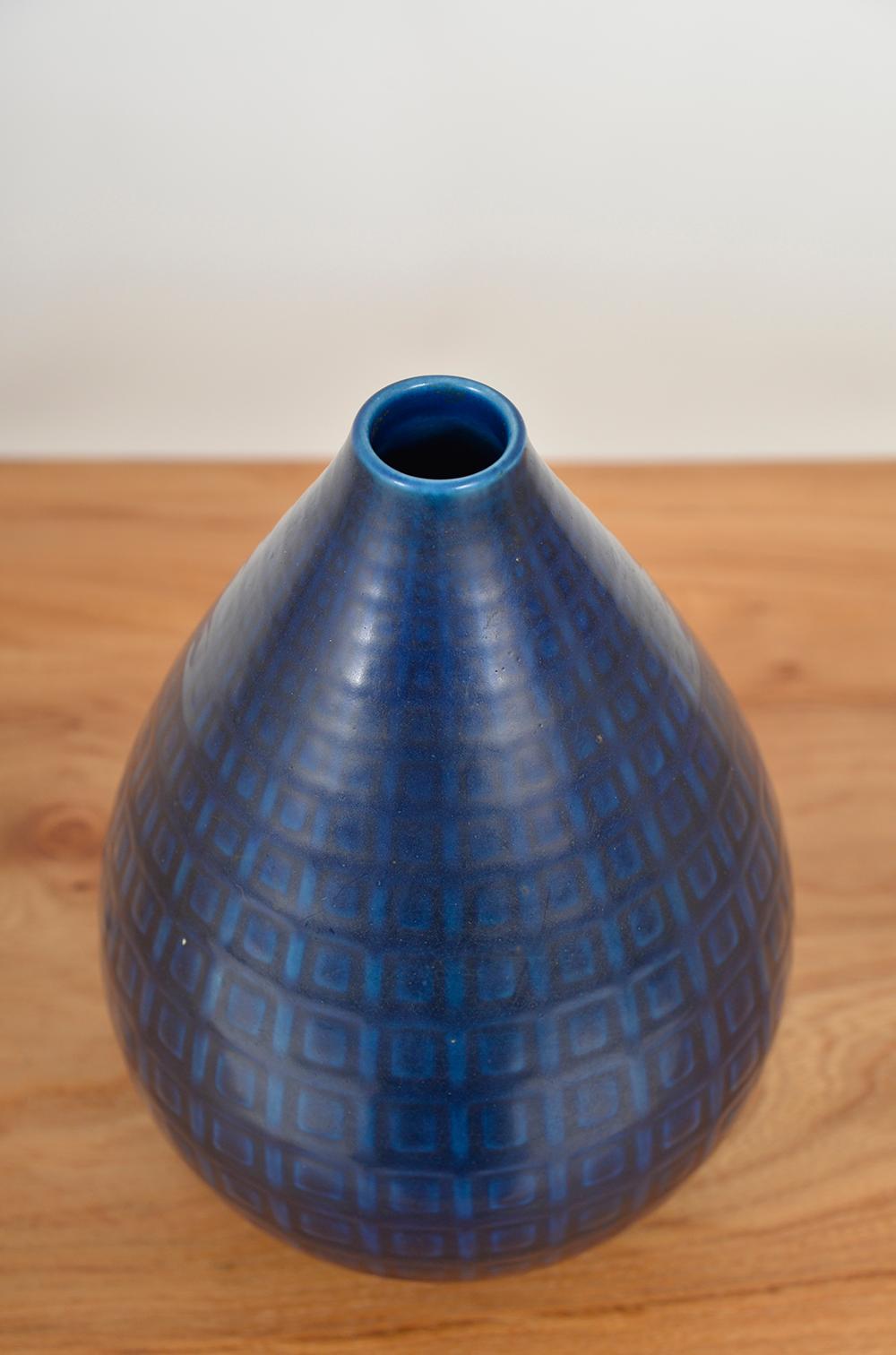 Danish 1950s Marselis Series Vase 2631 by Nils Thorsson for Aluminia Royal Copenhagen
