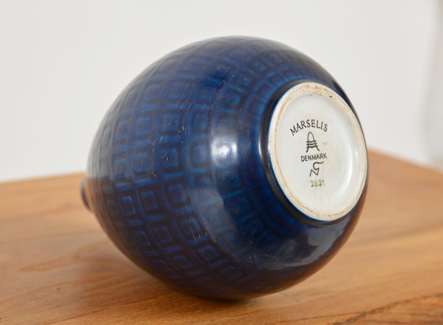 20th Century 1950s Marselis Series Vase 2631 by Nils Thorsson for Aluminia Royal Copenhagen