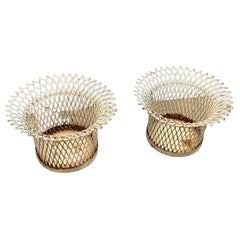Paire de jardinières circulaires Mathieu Mategot des années 1950, maille laquée blanche