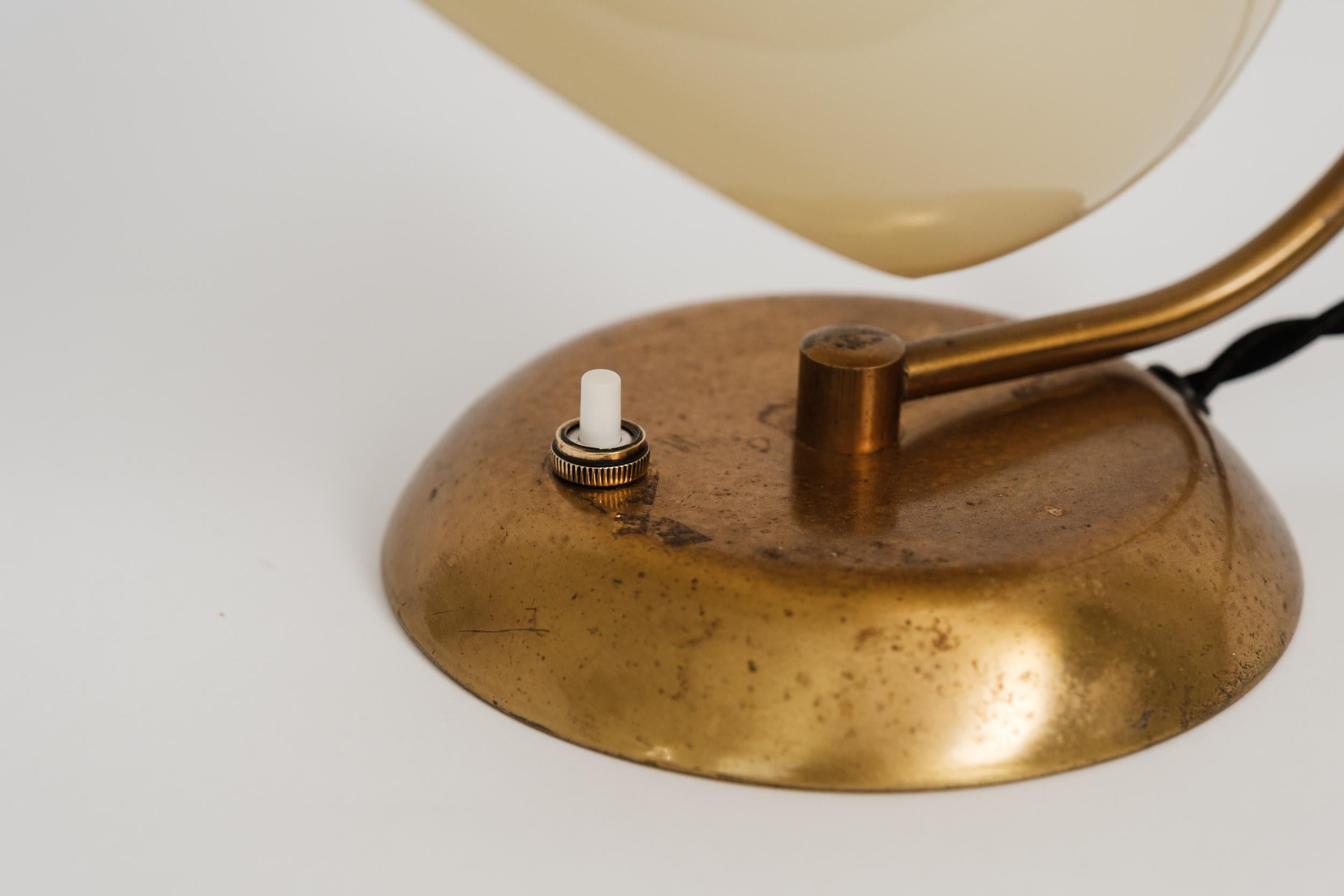 Mid-20th Century 1950s Mauri Almari Brass and Opaline Glass Table Lamp for Idman Oy