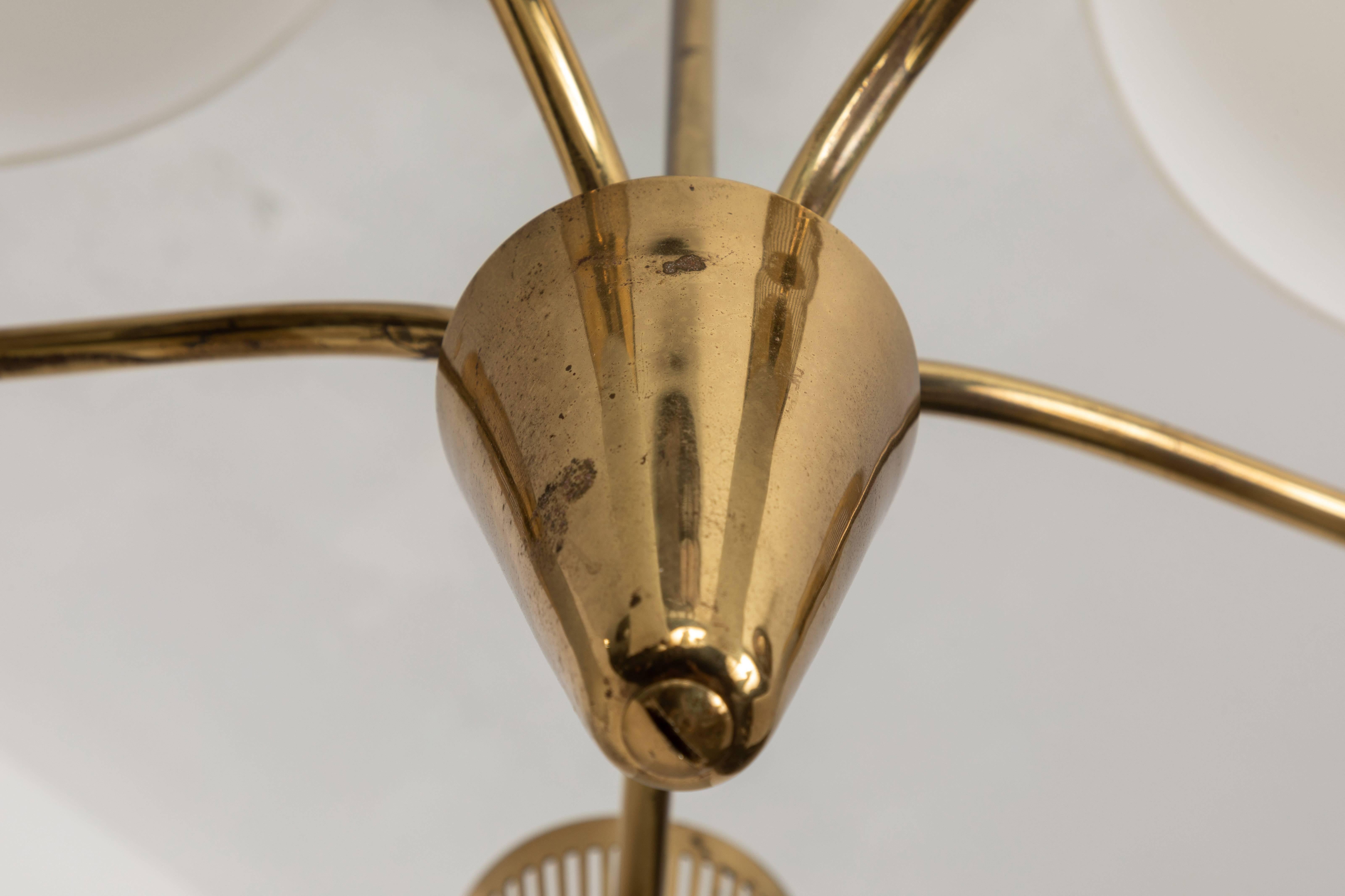 1950s Mauri Almari Five-Glass Brass Chandelier for Itsu, Finland In Good Condition In Glendale, CA