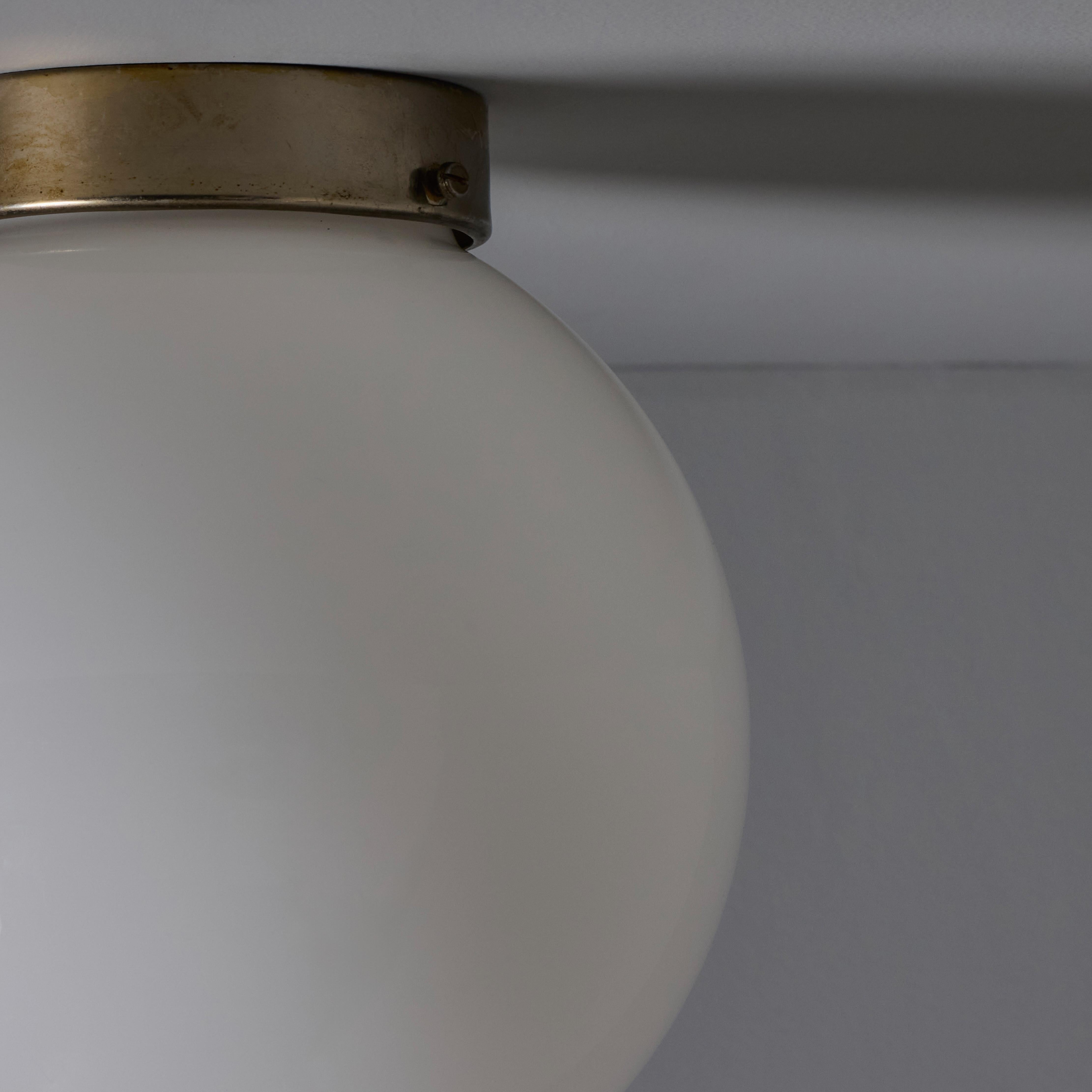 Lámpara de pared o techo de cristal y metal Mauri Almari de los años 50 para Itsu en venta 3