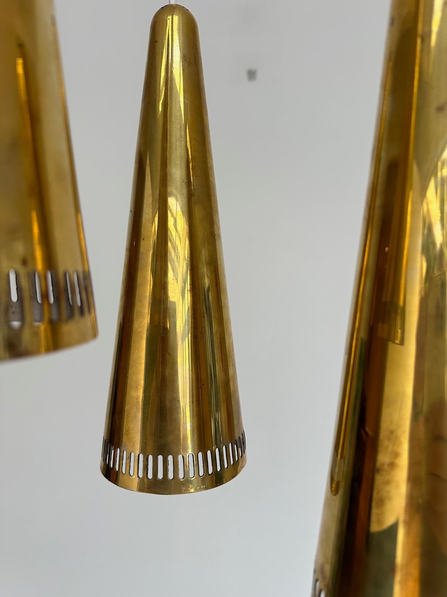 1950s Mauri Almari 'K2-48' Brass Chandelier for Idman For Sale 4