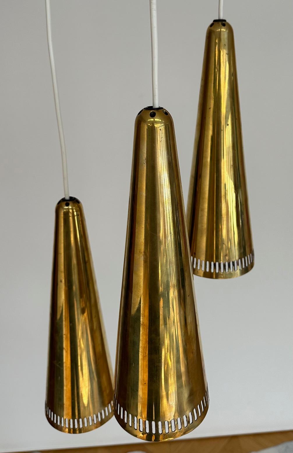 1950s Mauri Almari 'K2-48' Brass Chandelier for Idman For Sale 6