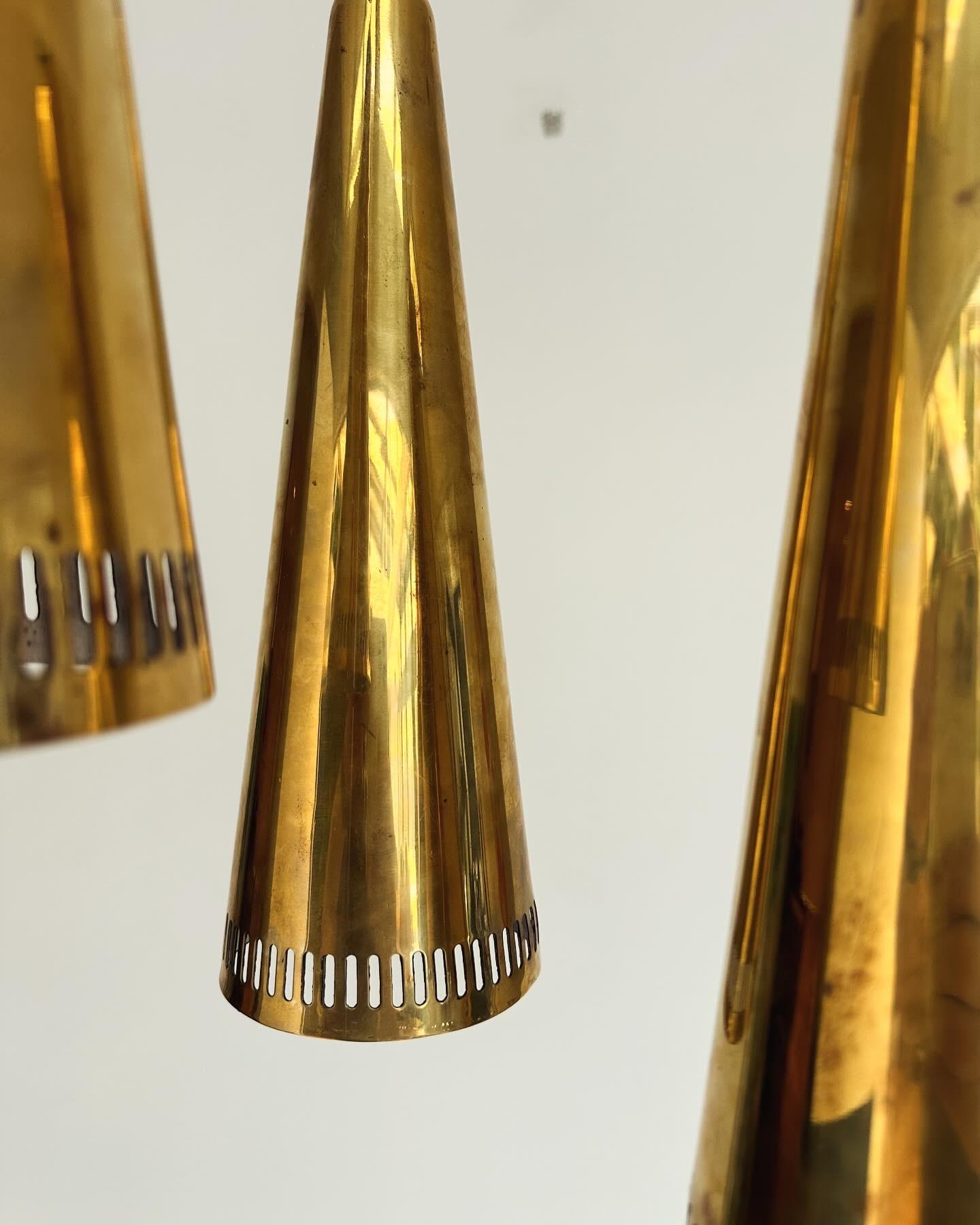 1950s Mauri Almari 'K2-48' Brass Chandelier for Idman For Sale 3