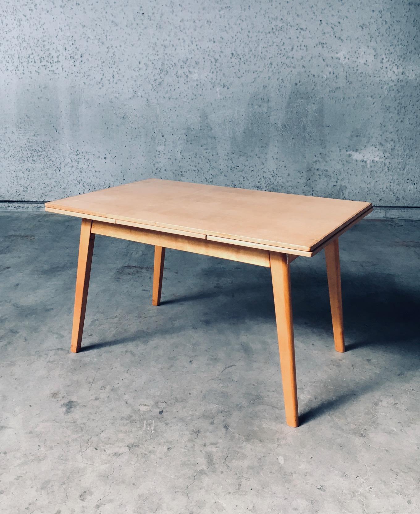 1950er MCM Dutch Design Ausziehbarer Esstisch von Cor Alons für Gouda Den Boer im Angebot 4