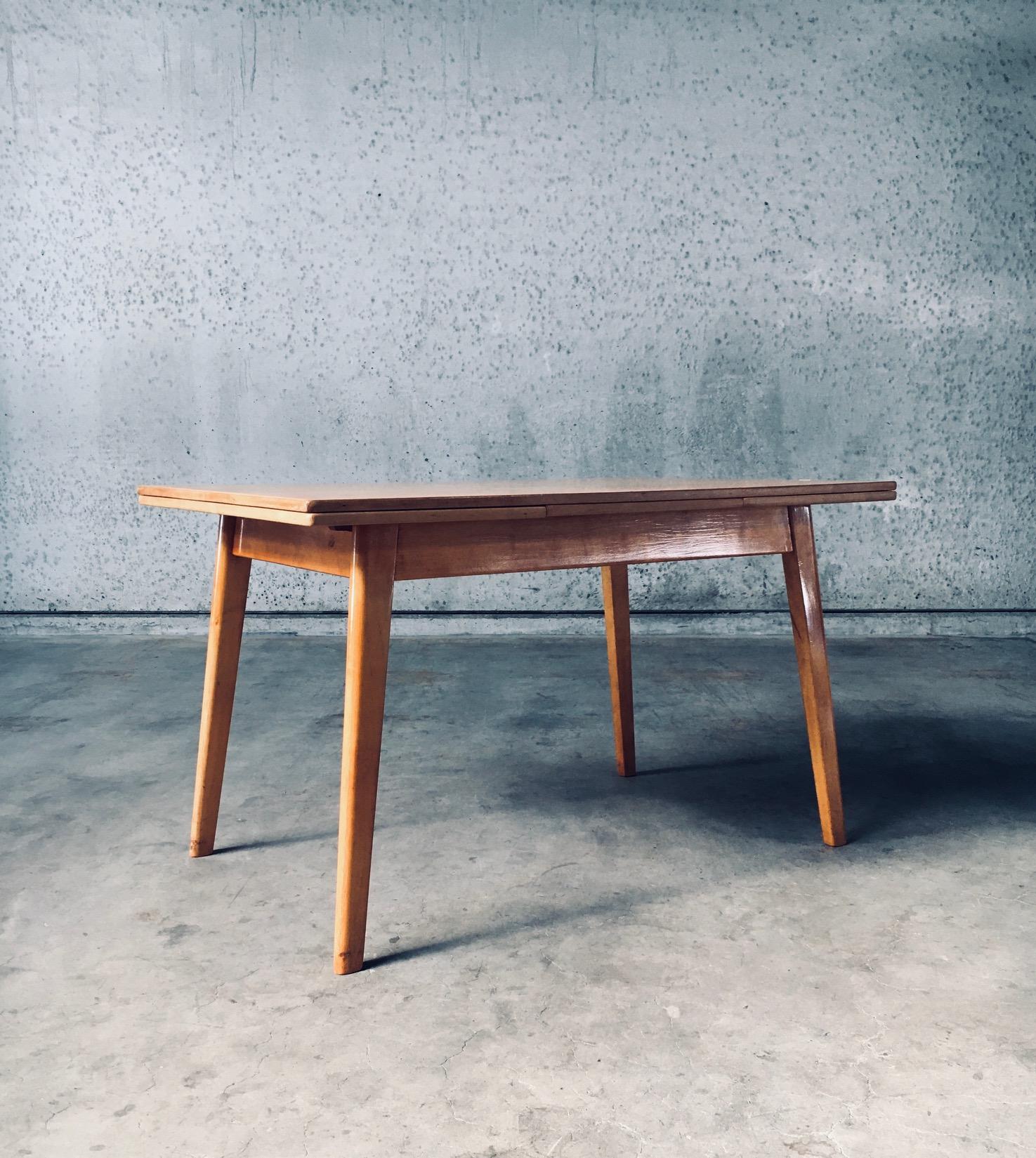 1950er MCM Dutch Design Ausziehbarer Esstisch von Cor Alons für Gouda Den Boer (Moderne der Mitte des Jahrhunderts) im Angebot