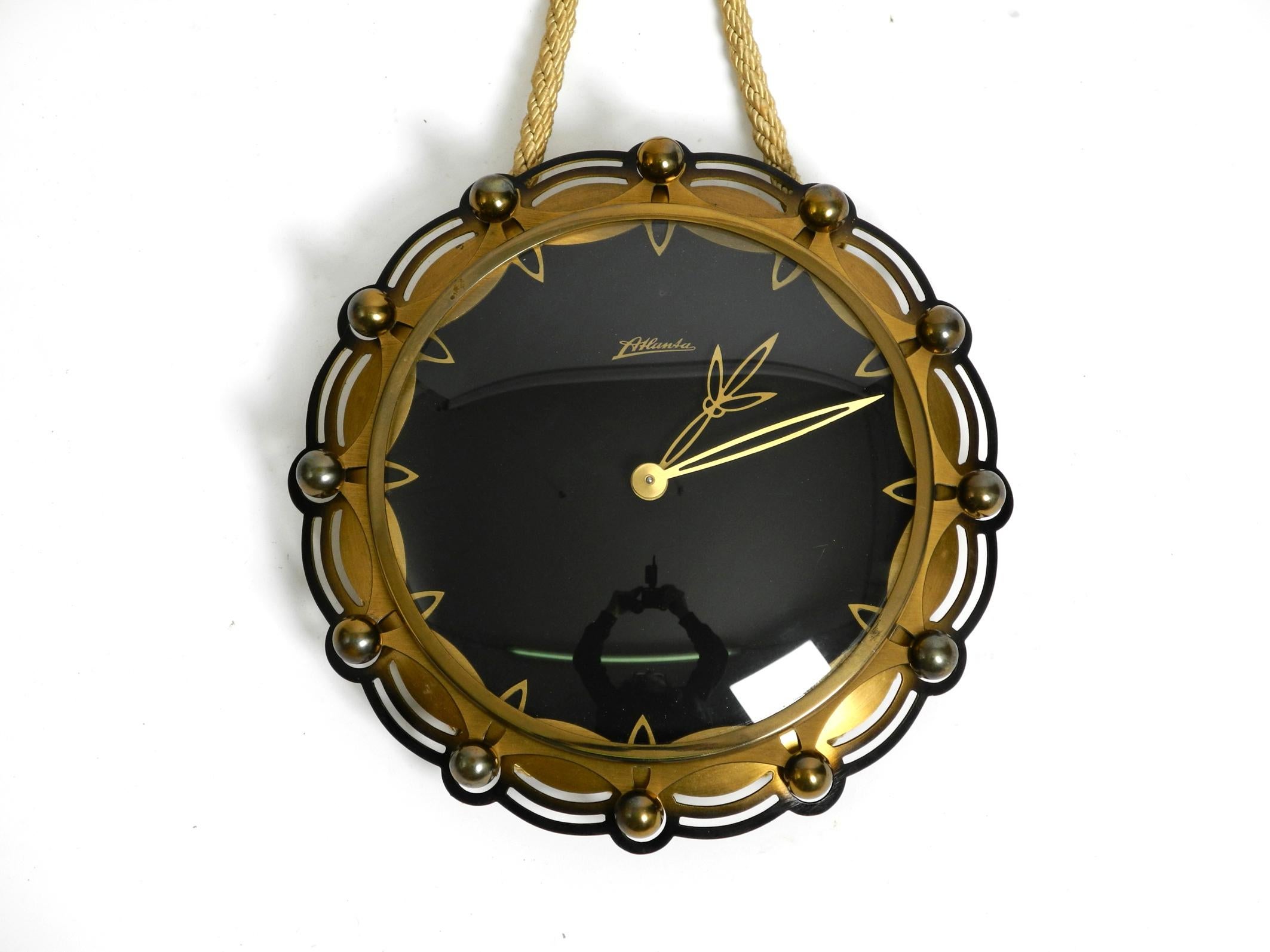 1950s mechanical Atlanta wall clock with a 10 day movement and a gong strike For Sale 9