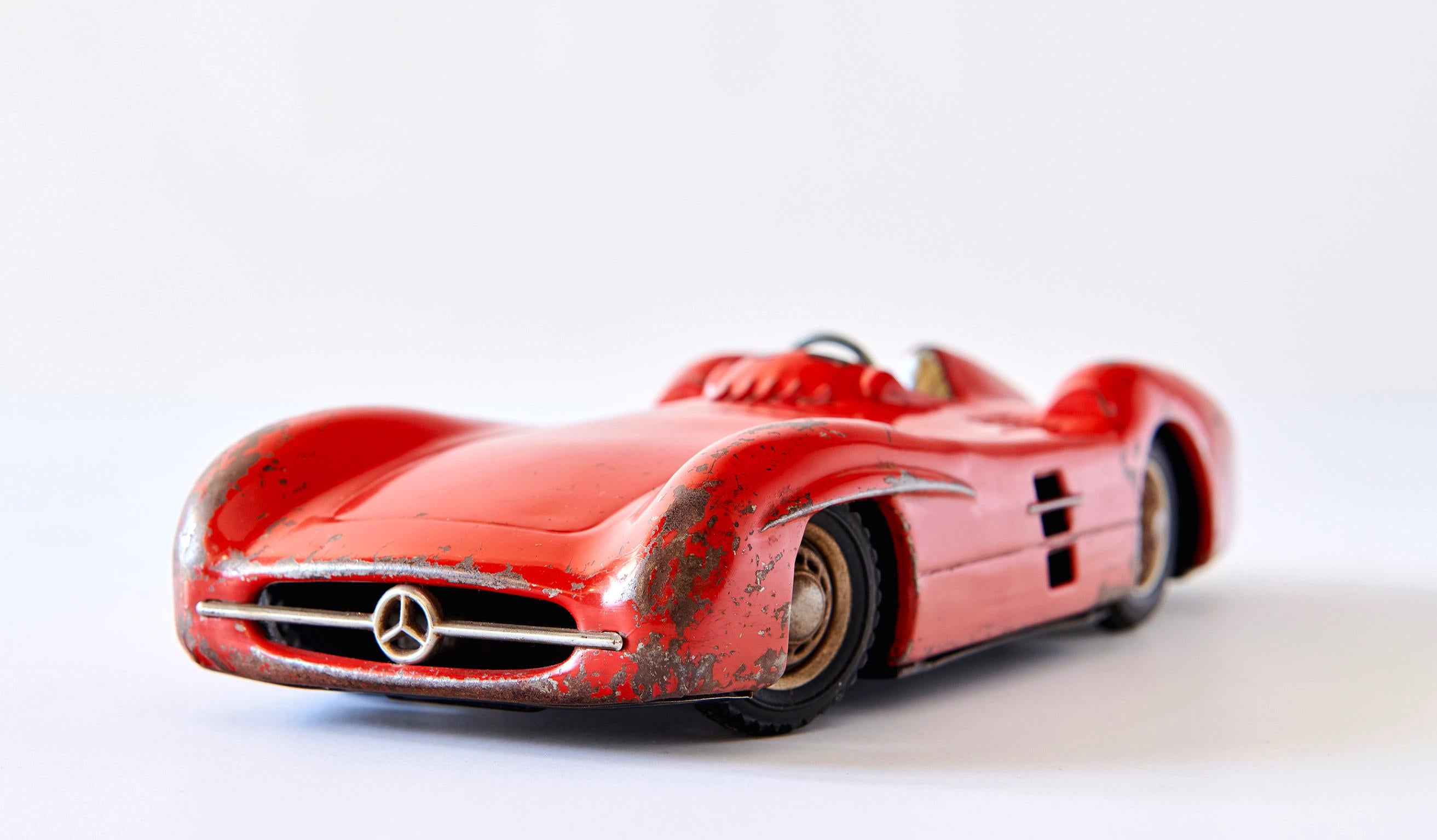 Enameled 1950s Mercedes-Benz W196 Metal Toy Car by Johann Neuhierl Fürth