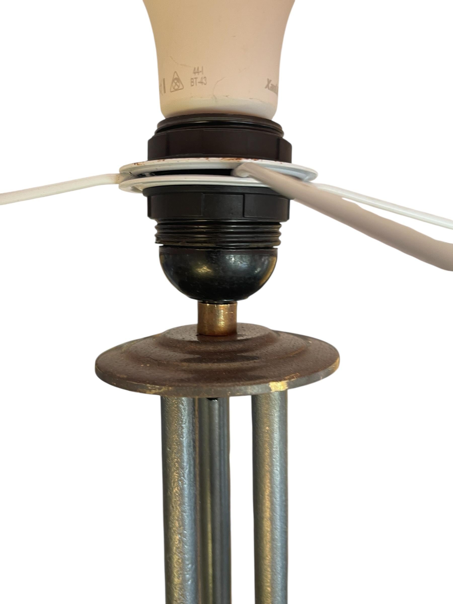 Lampada da terra a vaso di fiori in metallo e ceramica degli anni '50 di Asselbure in vendita 5