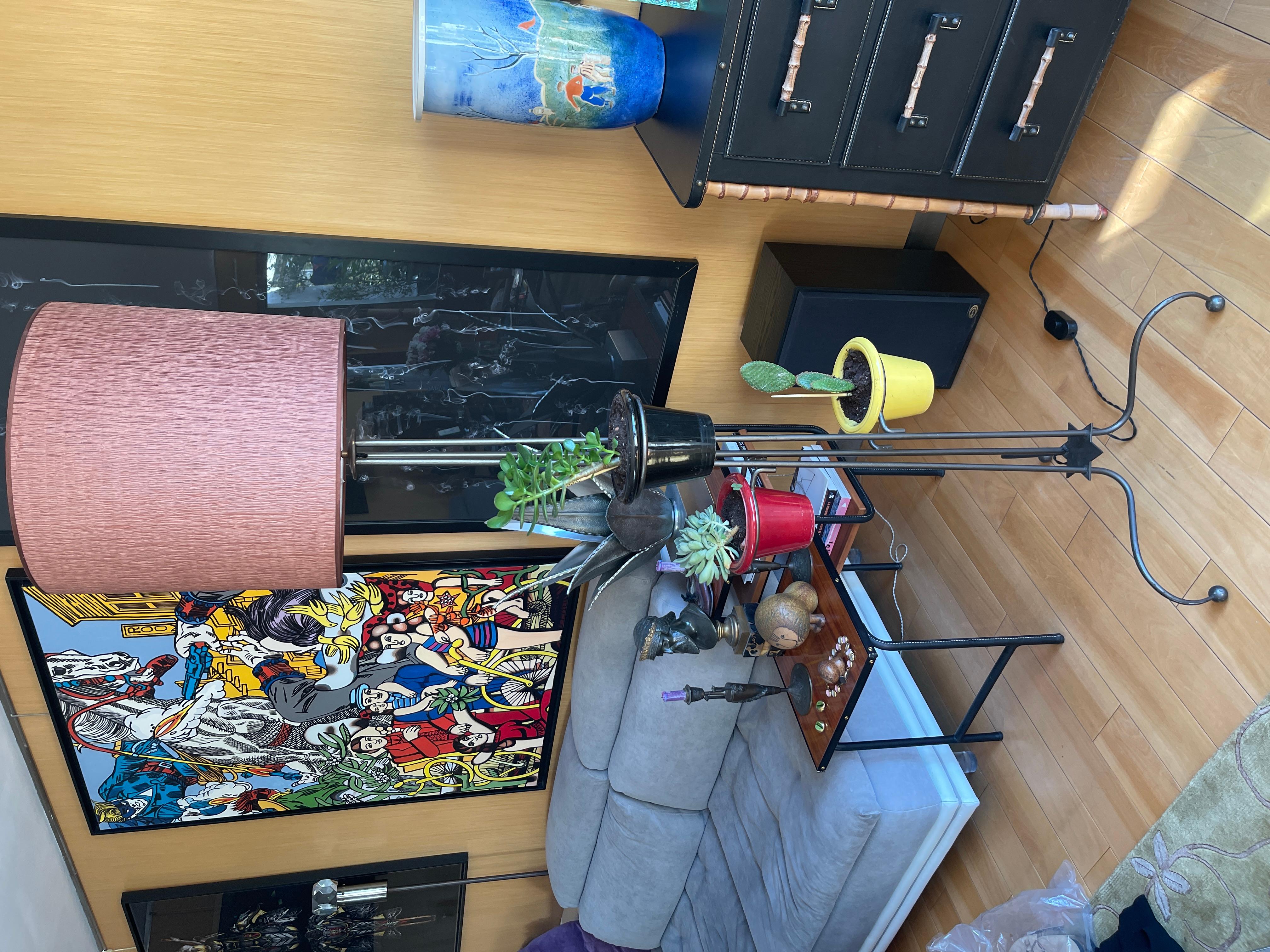 Lampada da terra a vaso di fiori in metallo e ceramica degli anni '50 di Asselbure in vendita 6