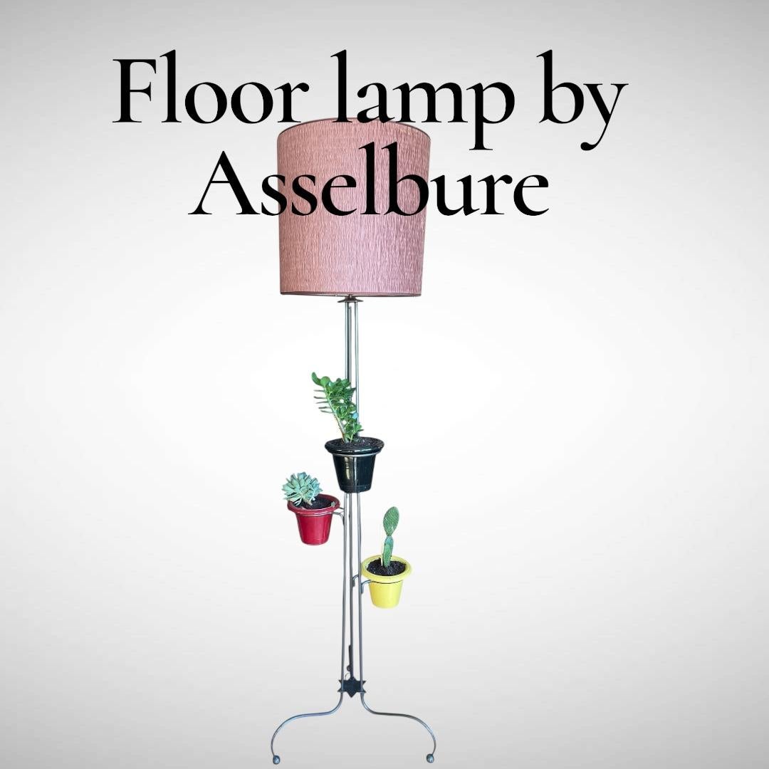 Lampada da terra in metallo e ceramica degli anni '50
Vaso da fiori in ceramica... a volte queste lampade da terra sono realizzate con la ceramica di Georges Jouve.
Questo artista realizza diverse opere con Georges Jouve
Dimensioni senza paralume /